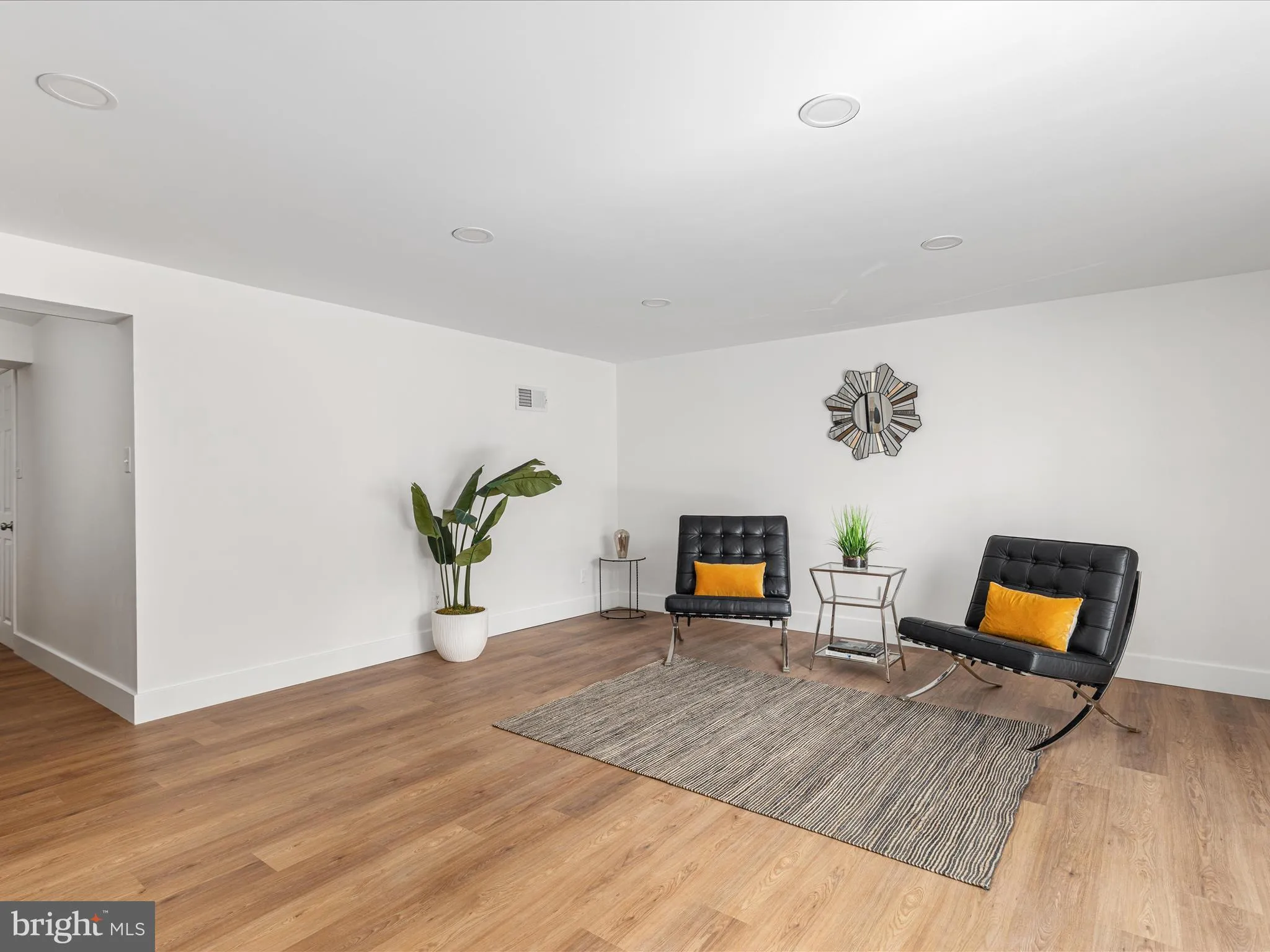 Springfield, Virginia 22152, United States, 3 Bedrooms Bedrooms, ,3 BathroomsBathrooms,Residential,Pending,4075