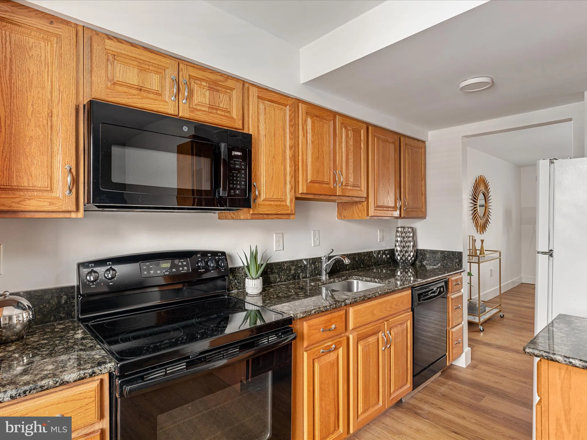 Springfield, Virginia 22152, United States, 3 Bedrooms Bedrooms, ,3 BathroomsBathrooms,Residential,Pending,4075