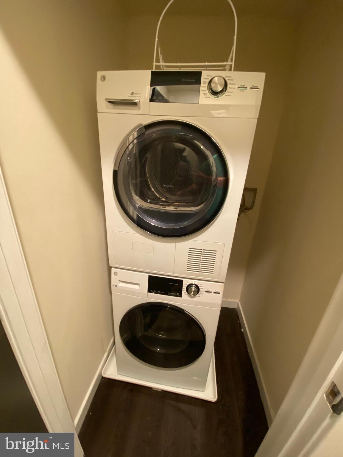 OVERBROOK - Residential Lease