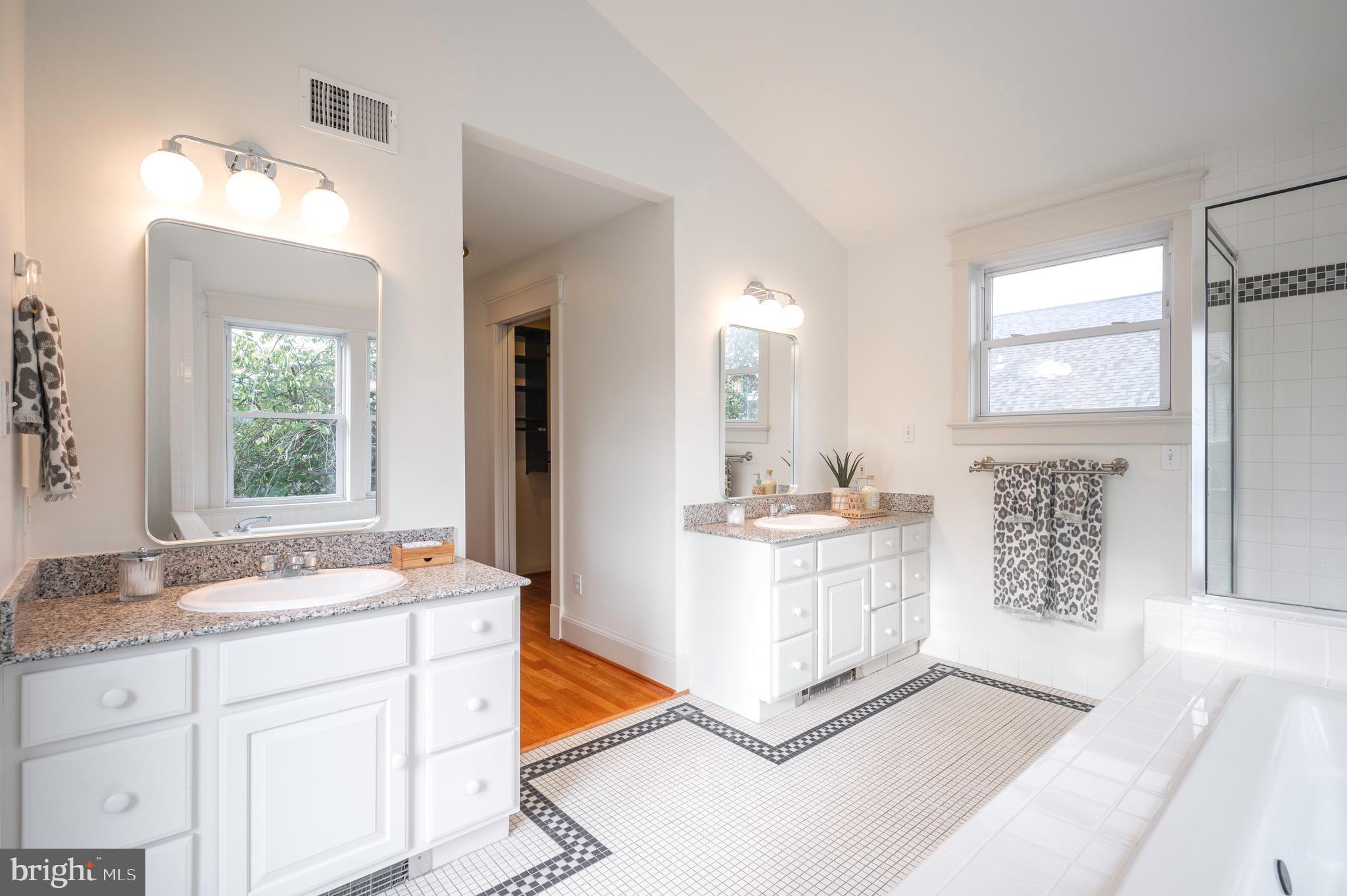 ROSEMONT - Residential