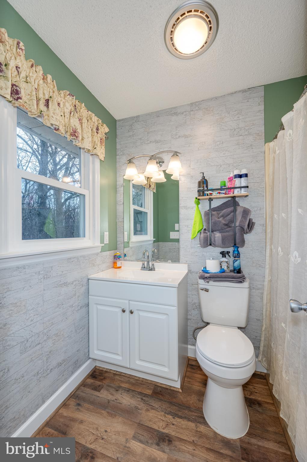 GOLDEN MEADOWS - Residential