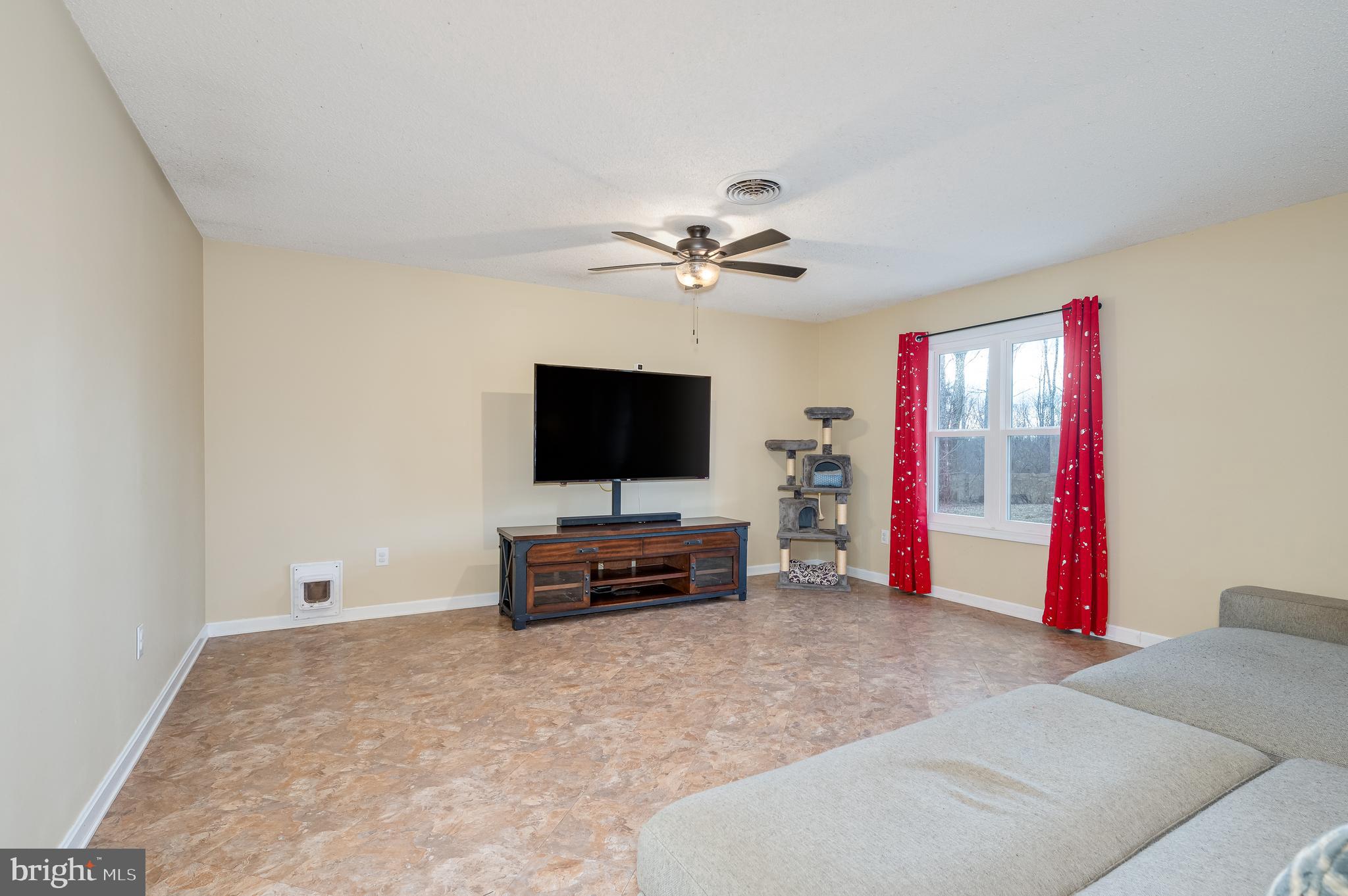 GOLDEN MEADOWS - Residential