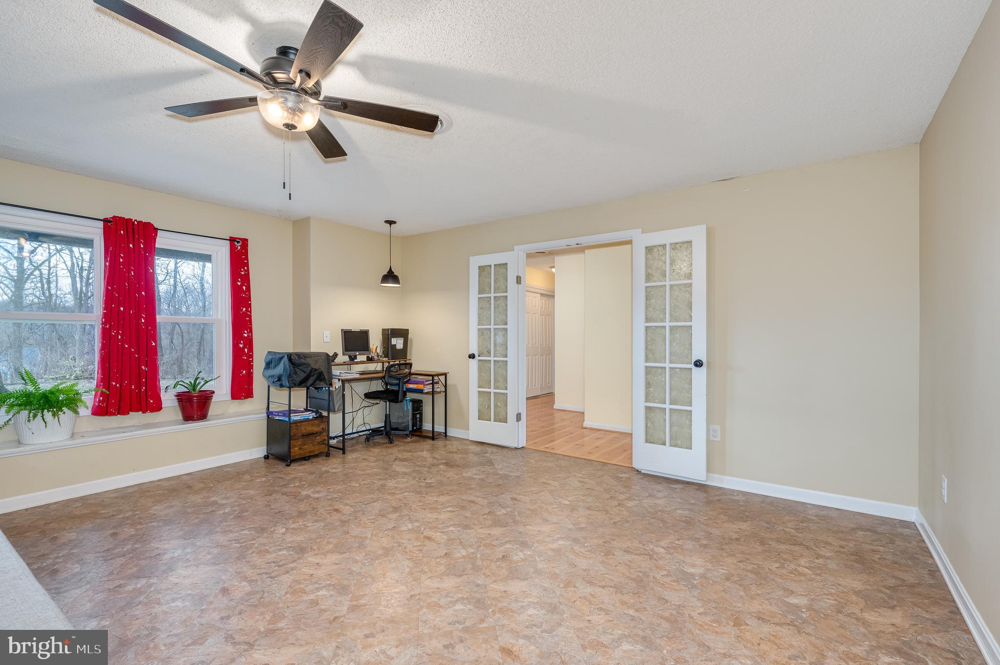 GOLDEN MEADOWS - Residential