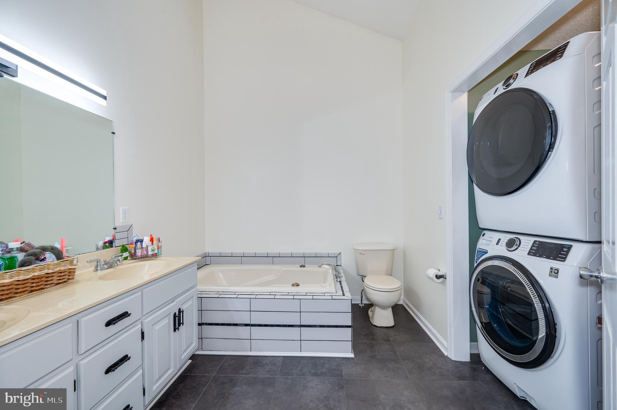 GOLDEN MEADOWS - Residential