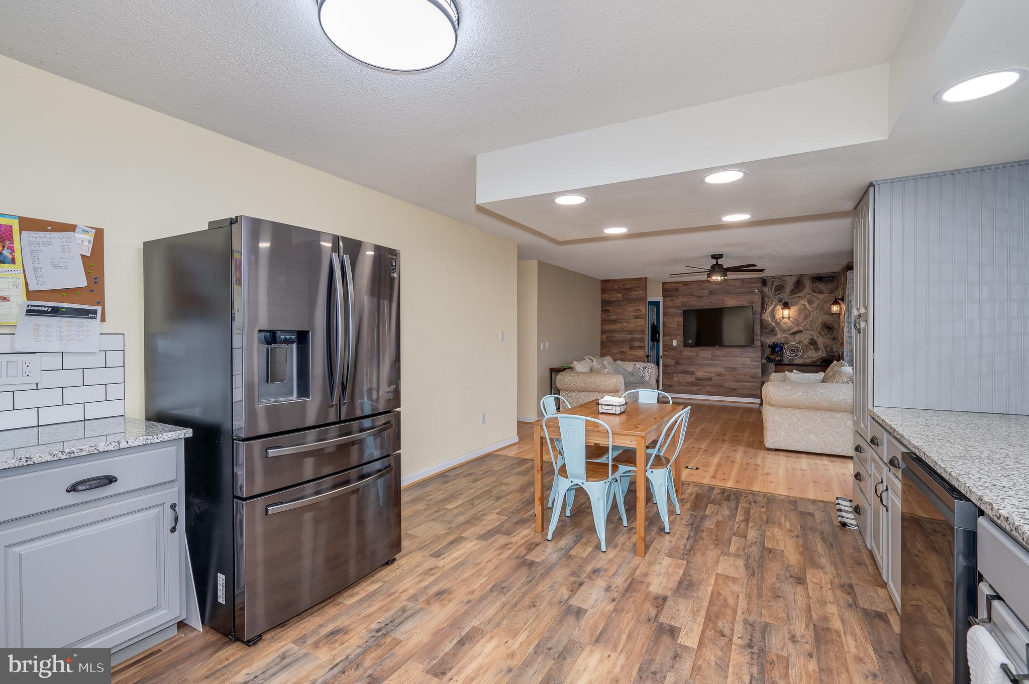 GOLDEN MEADOWS - Residential