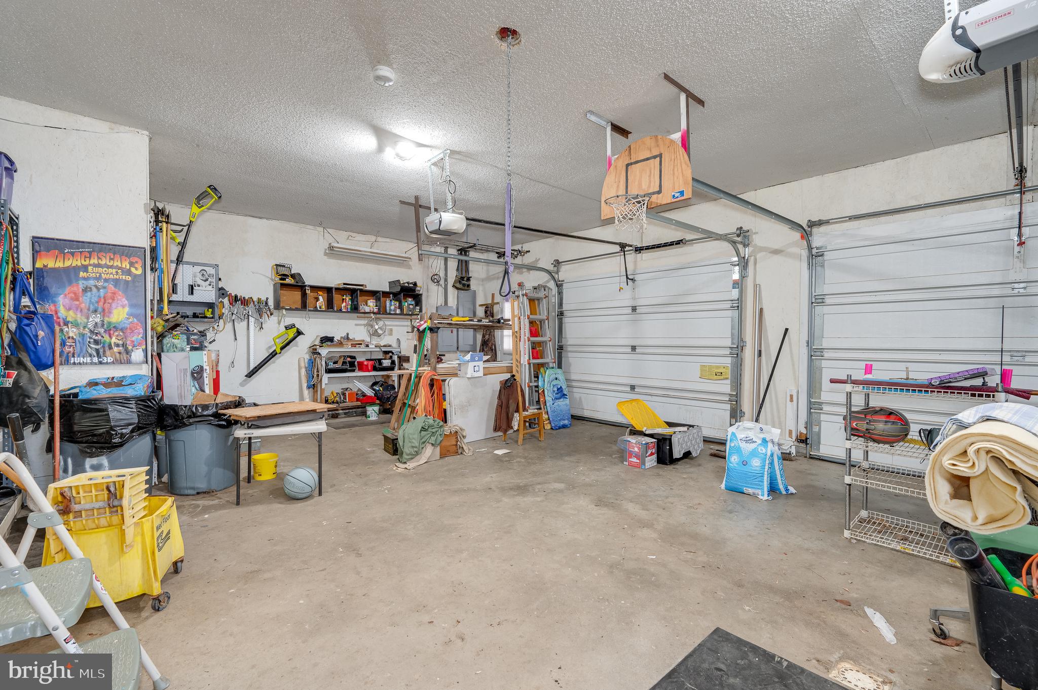 GOLDEN MEADOWS - Residential