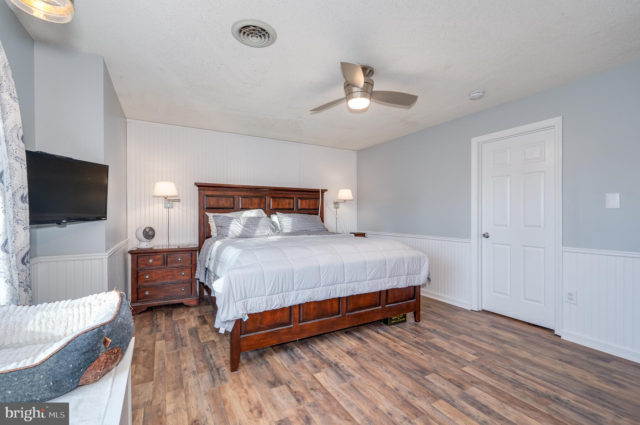 GOLDEN MEADOWS - Residential