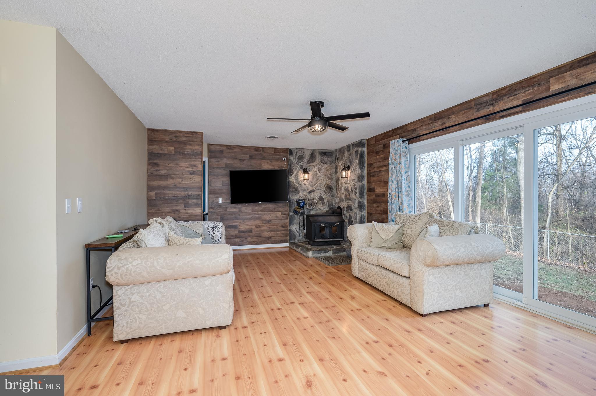 GOLDEN MEADOWS - Residential