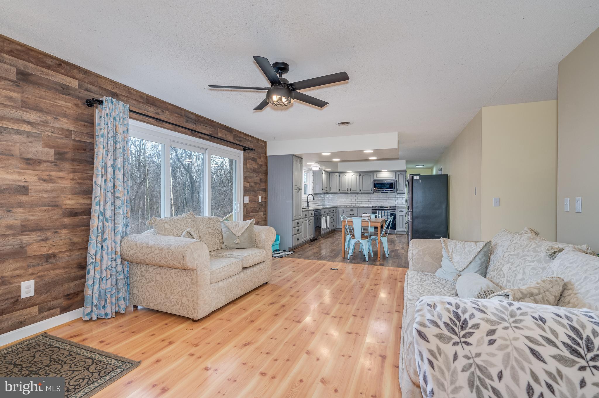 GOLDEN MEADOWS - Residential