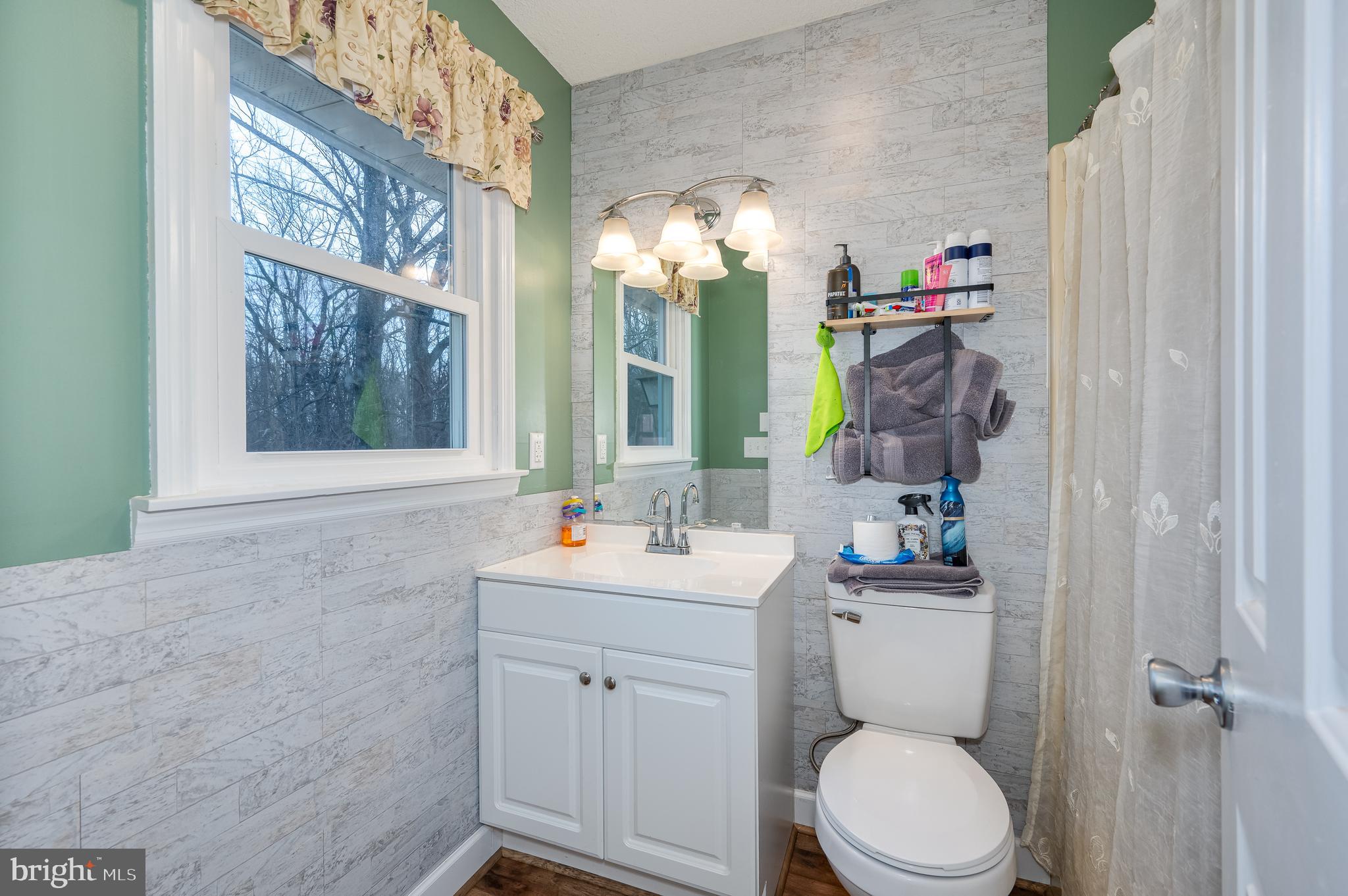 GOLDEN MEADOWS - Residential