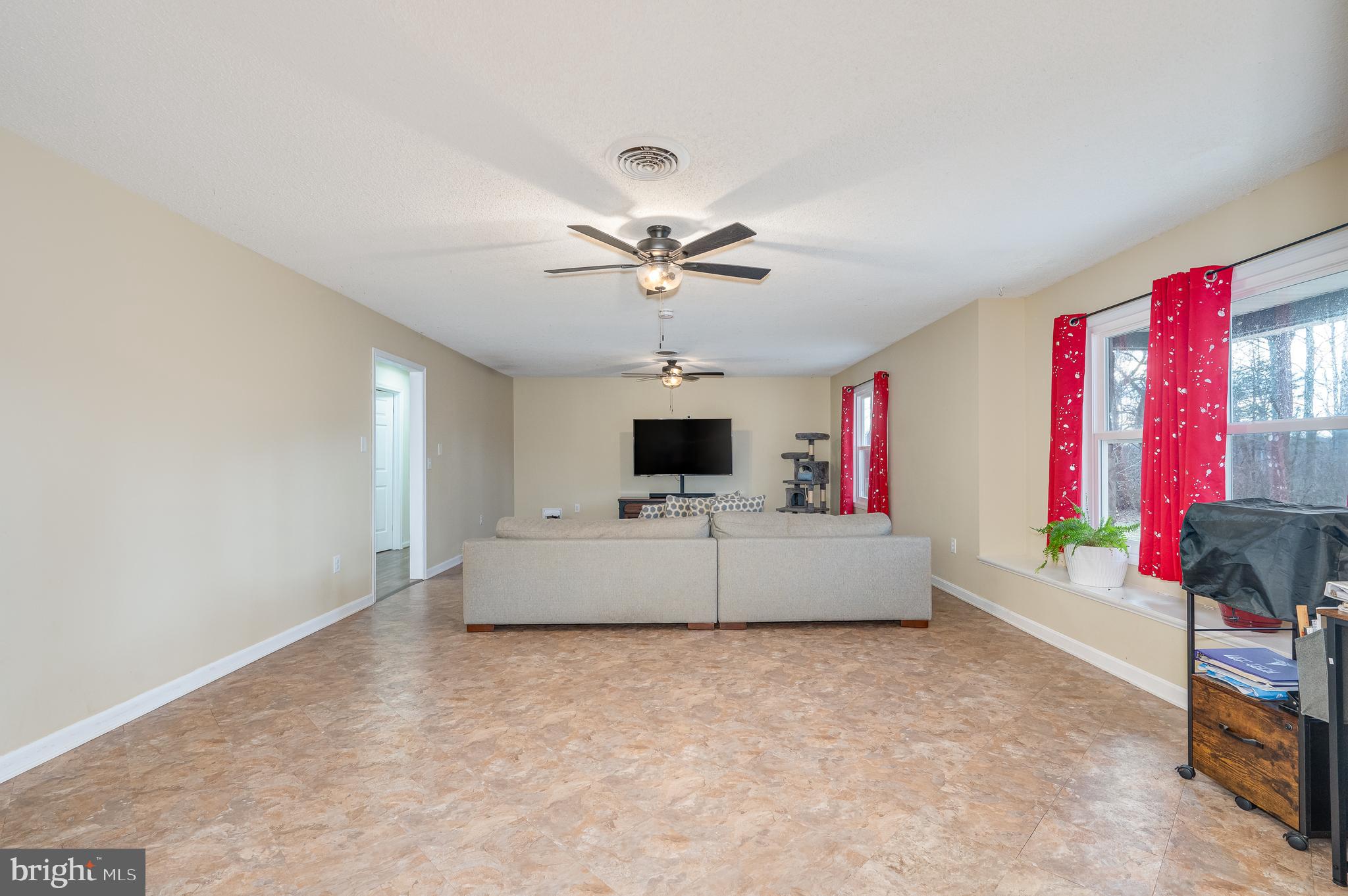 GOLDEN MEADOWS - Residential