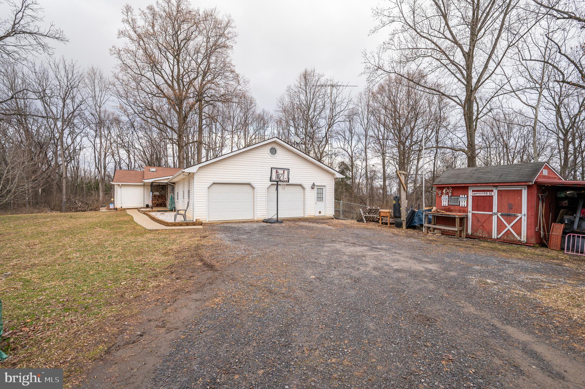 GOLDEN MEADOWS - Residential