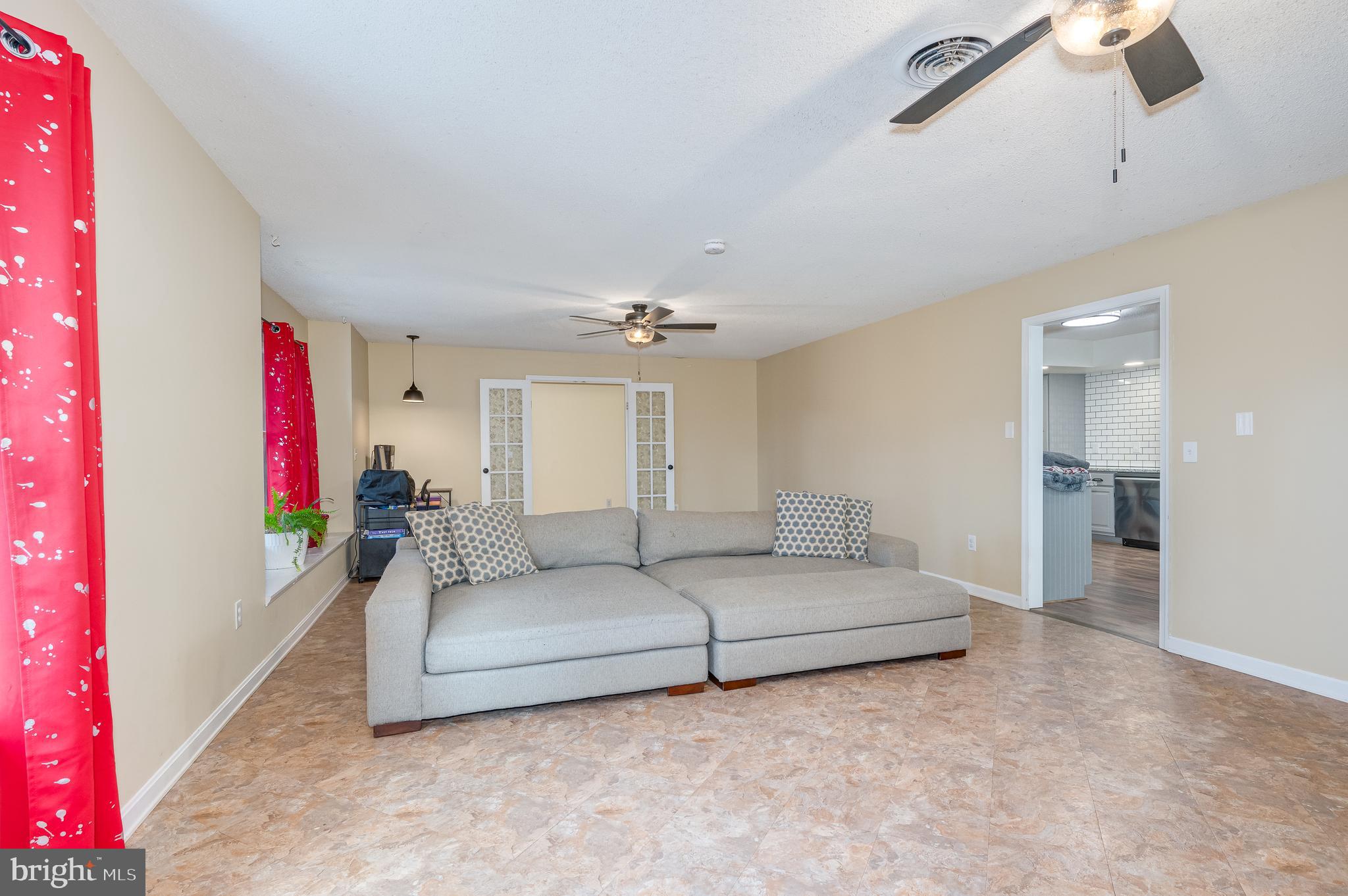 GOLDEN MEADOWS - Residential