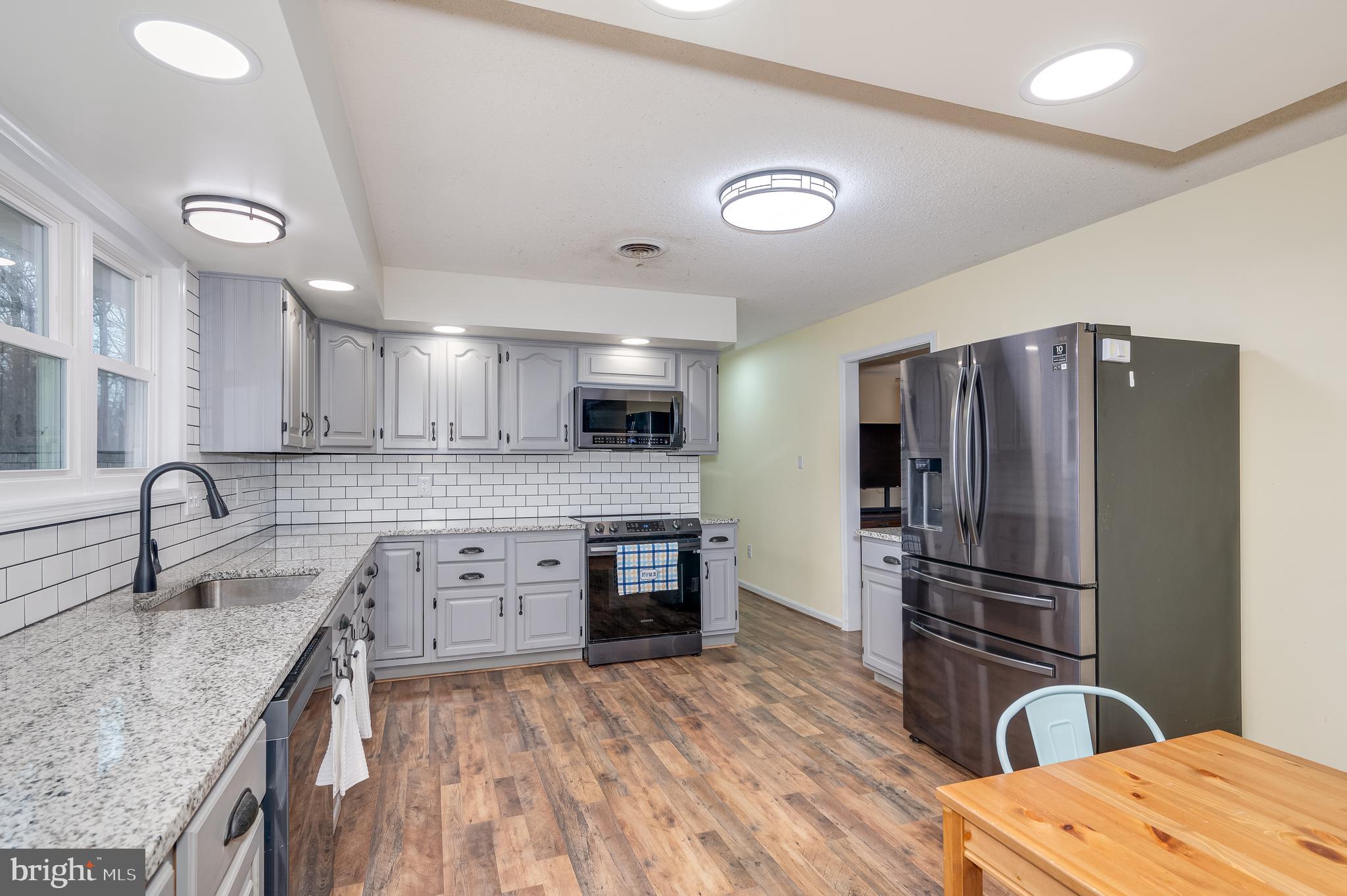 GOLDEN MEADOWS - Residential