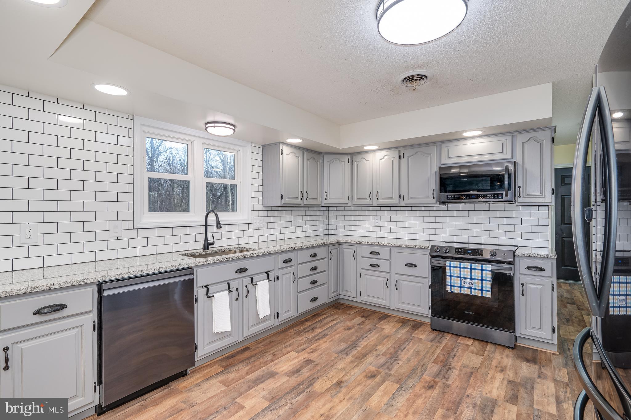 GOLDEN MEADOWS - Residential