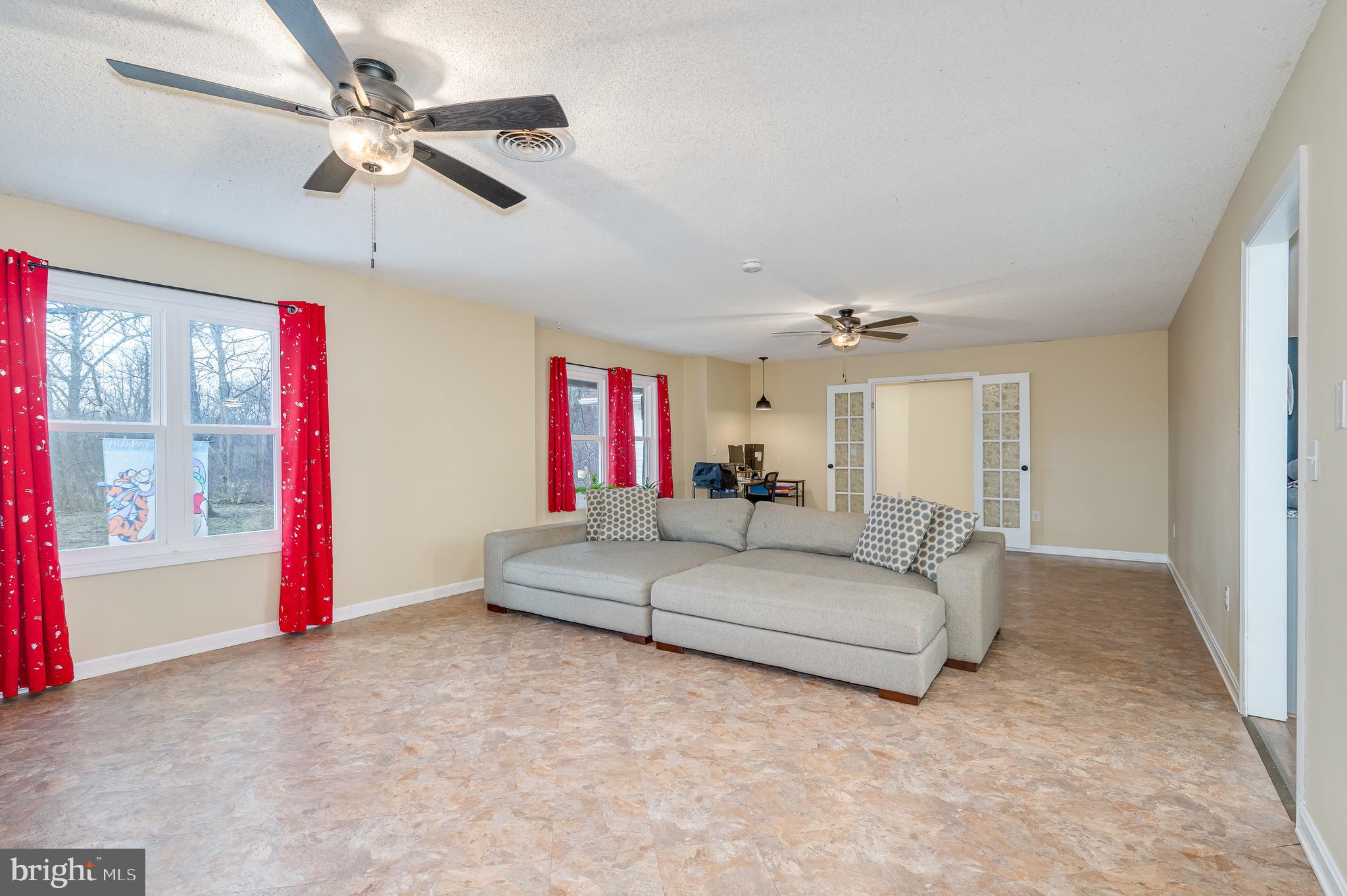 GOLDEN MEADOWS - Residential