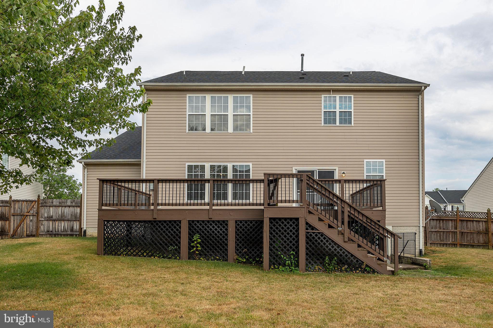 THE GUARDS - Residential Lease