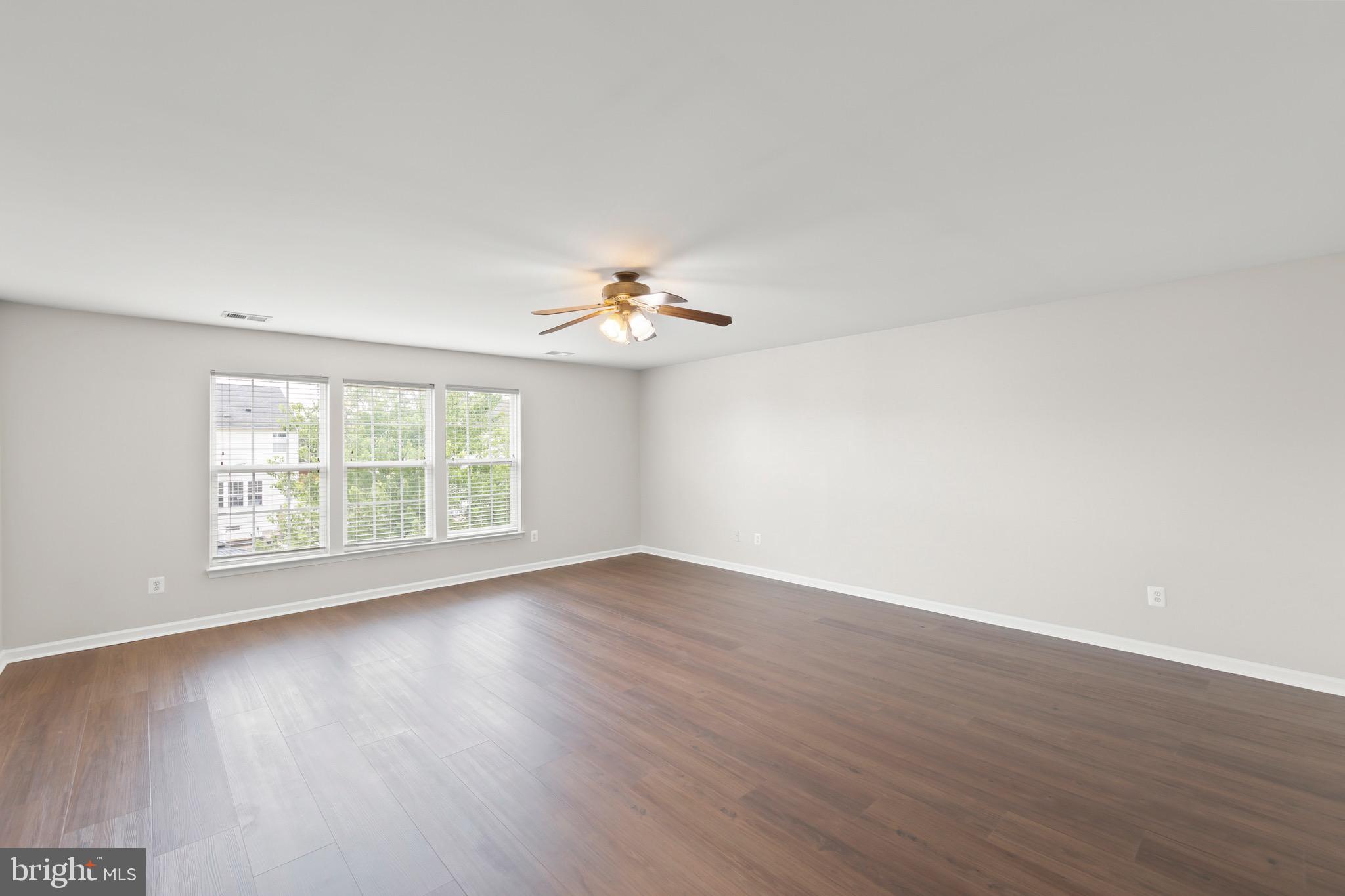 THE GUARDS - Residential Lease