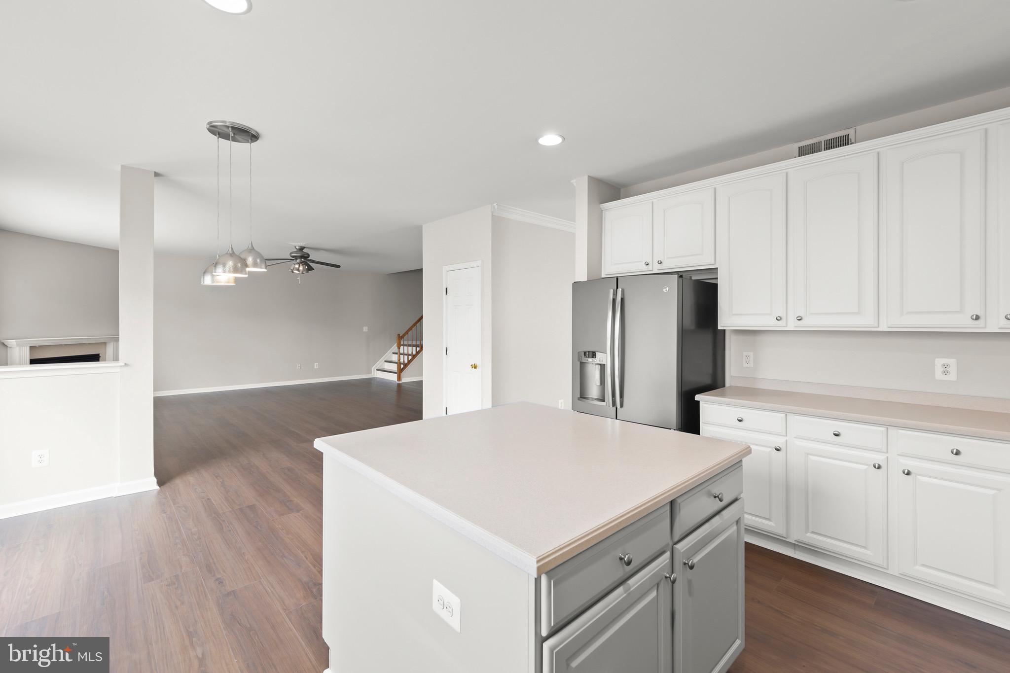 THE GUARDS - Residential Lease