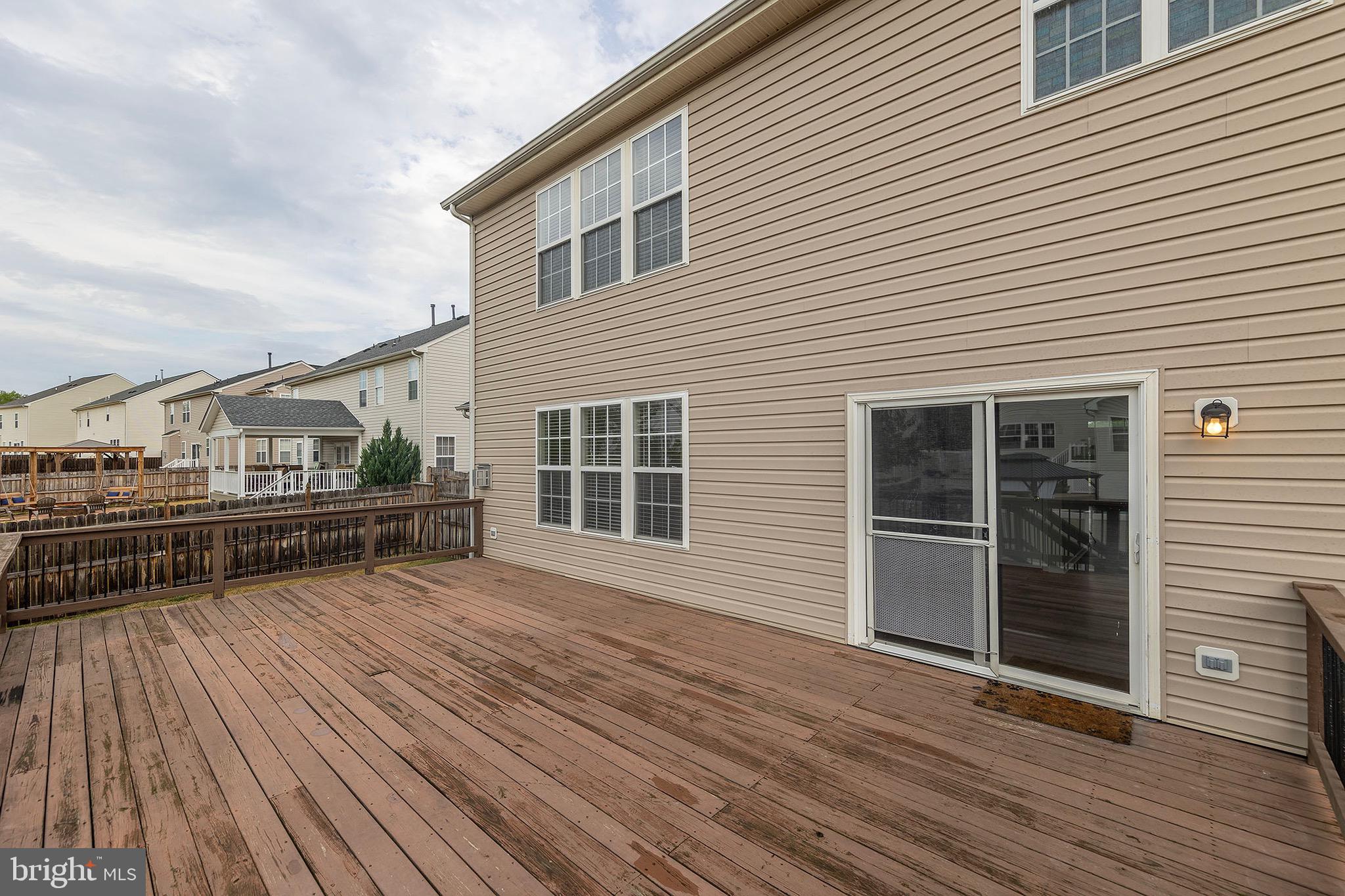 THE GUARDS - Residential Lease