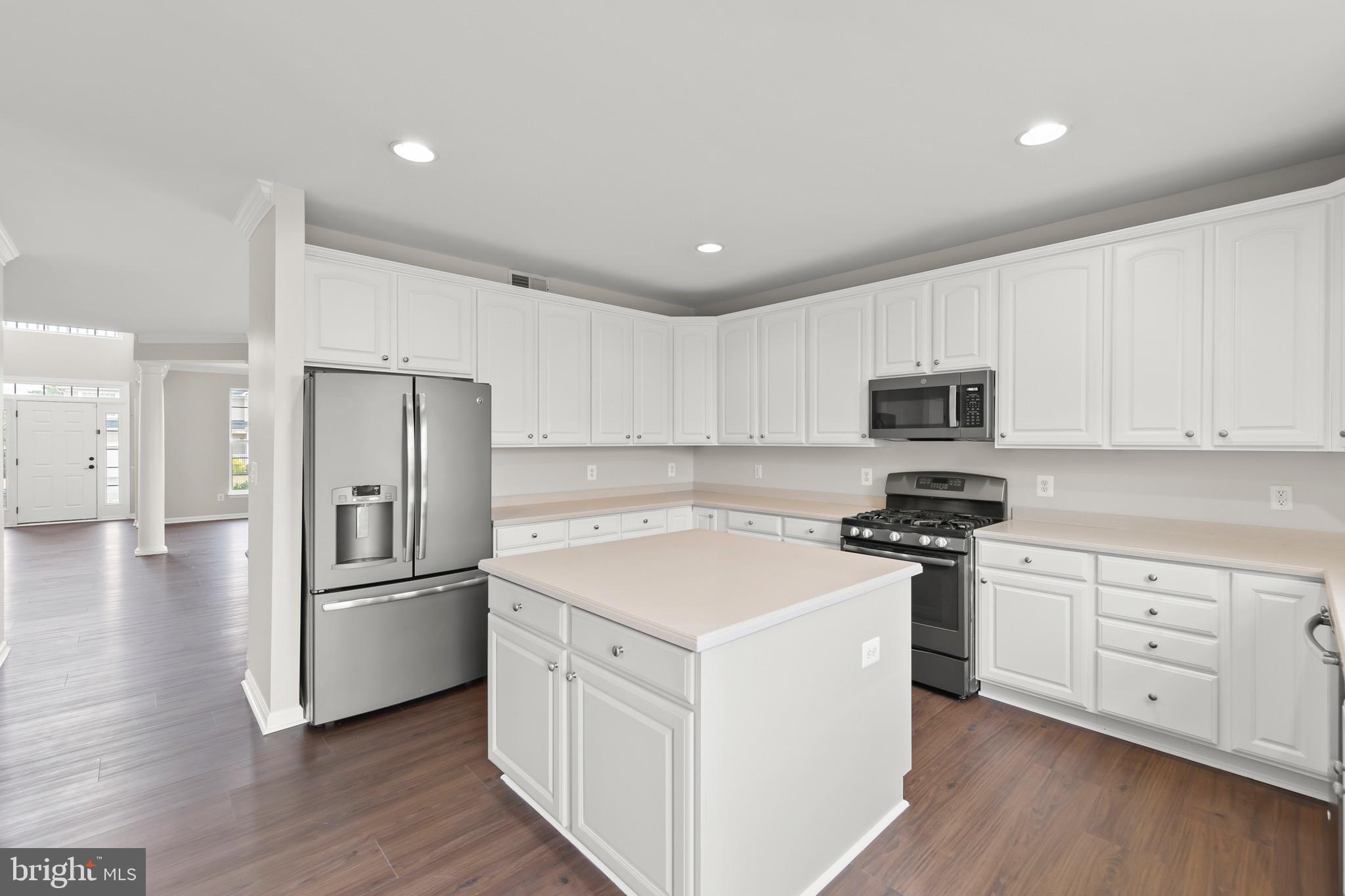 THE GUARDS - Residential Lease