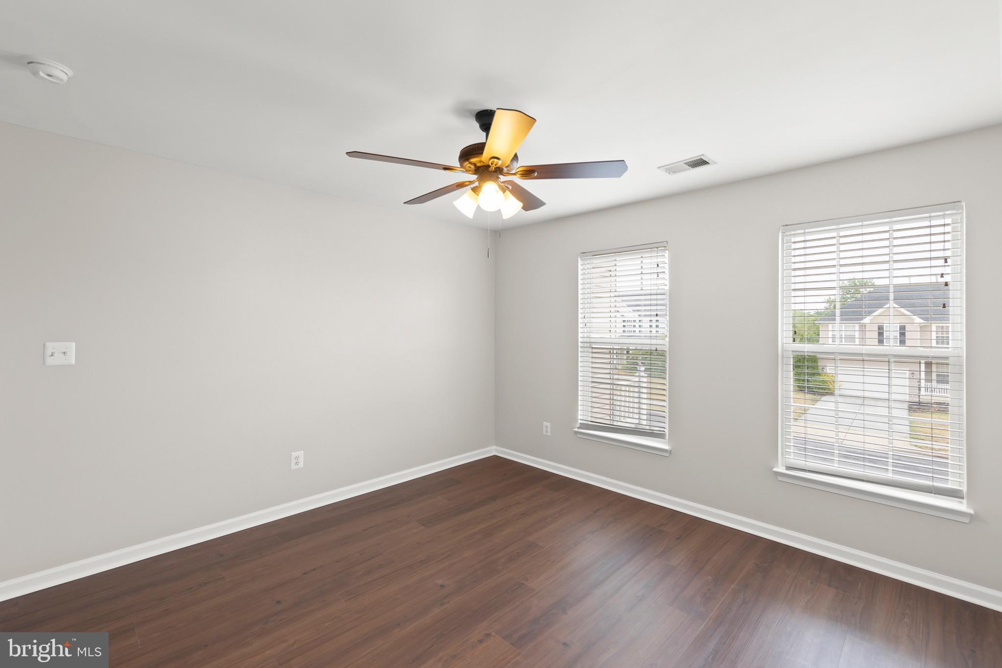 THE GUARDS - Residential Lease