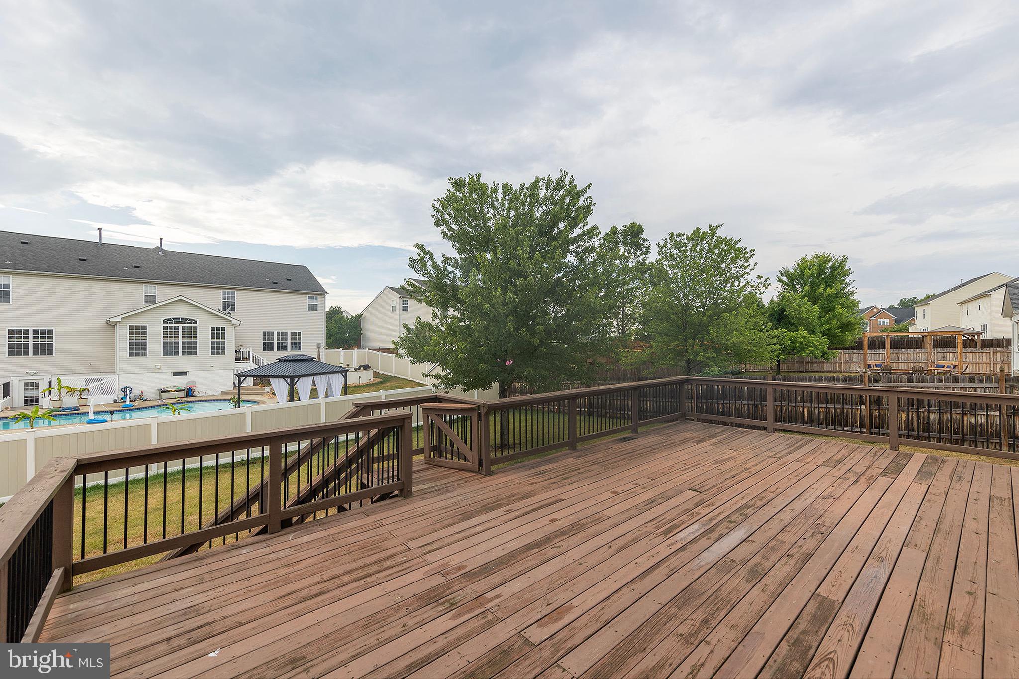 THE GUARDS - Residential Lease