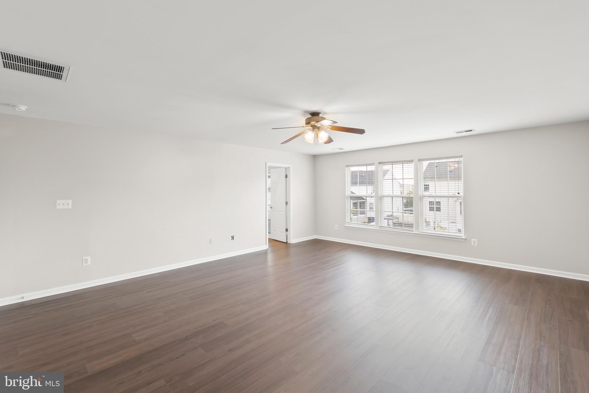 THE GUARDS - Residential Lease