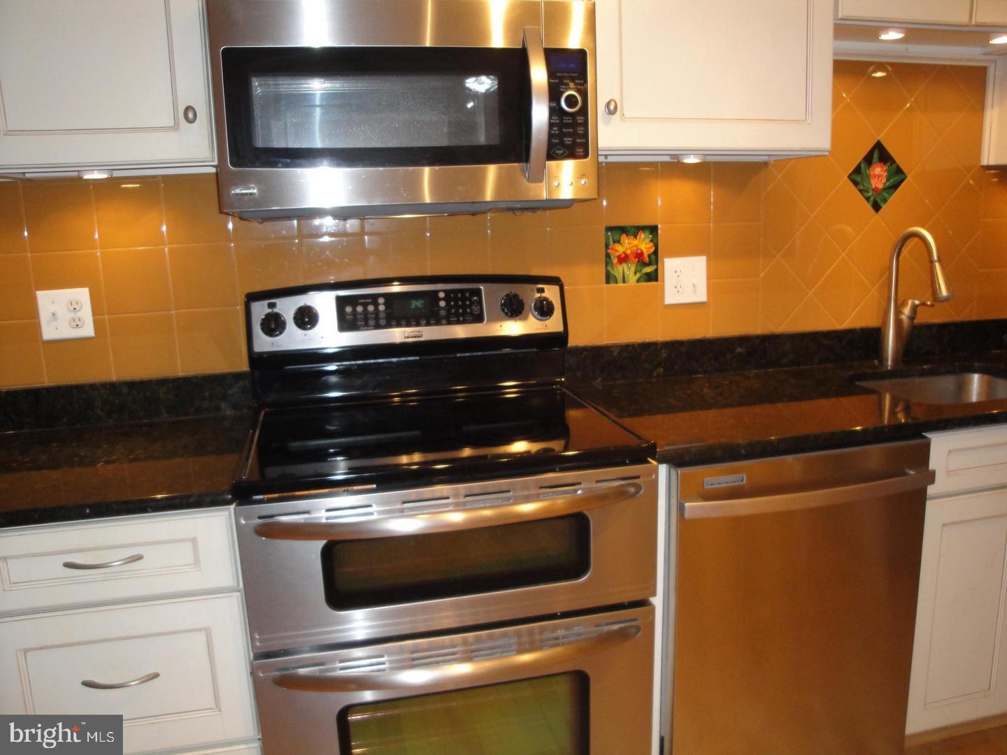 ROTONDA - Residential Lease