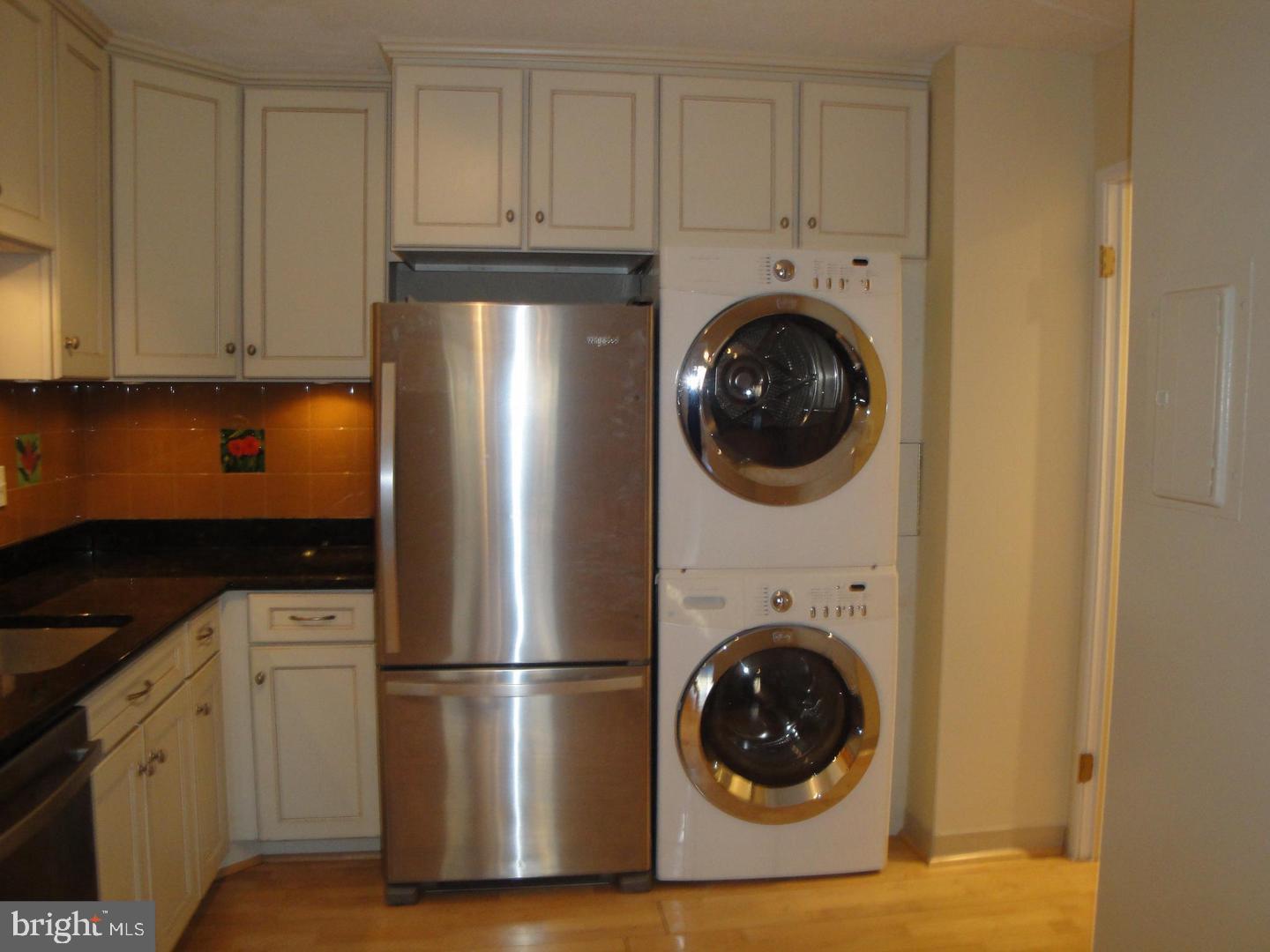 ROTONDA - Residential Lease