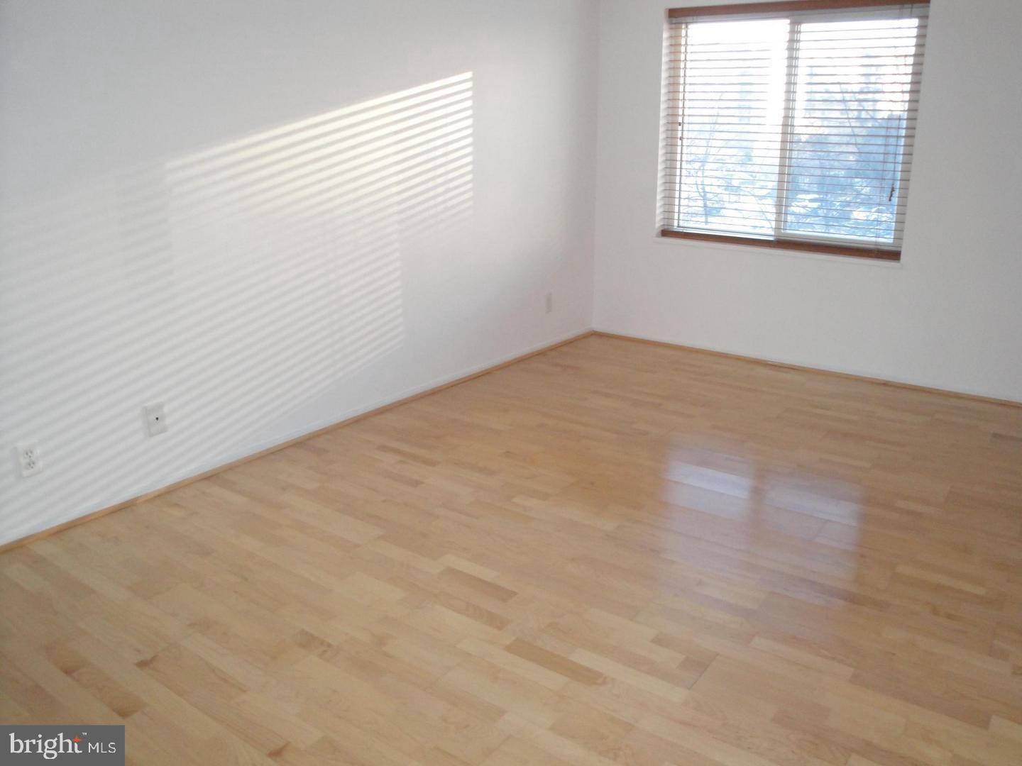 ROTONDA - Residential Lease