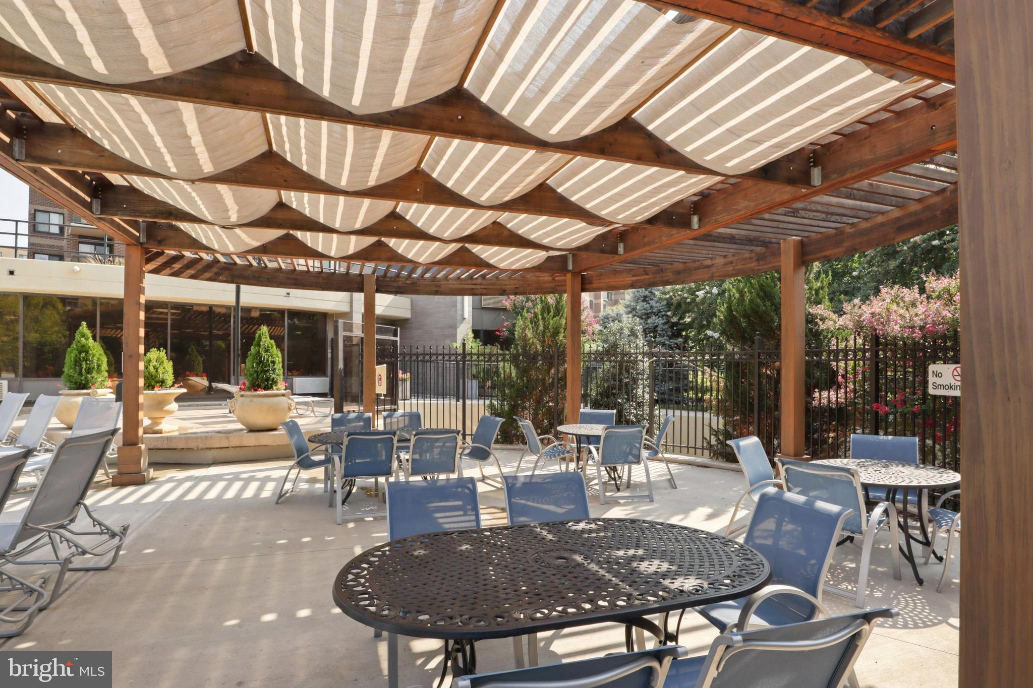 ROTONDA - Residential Lease