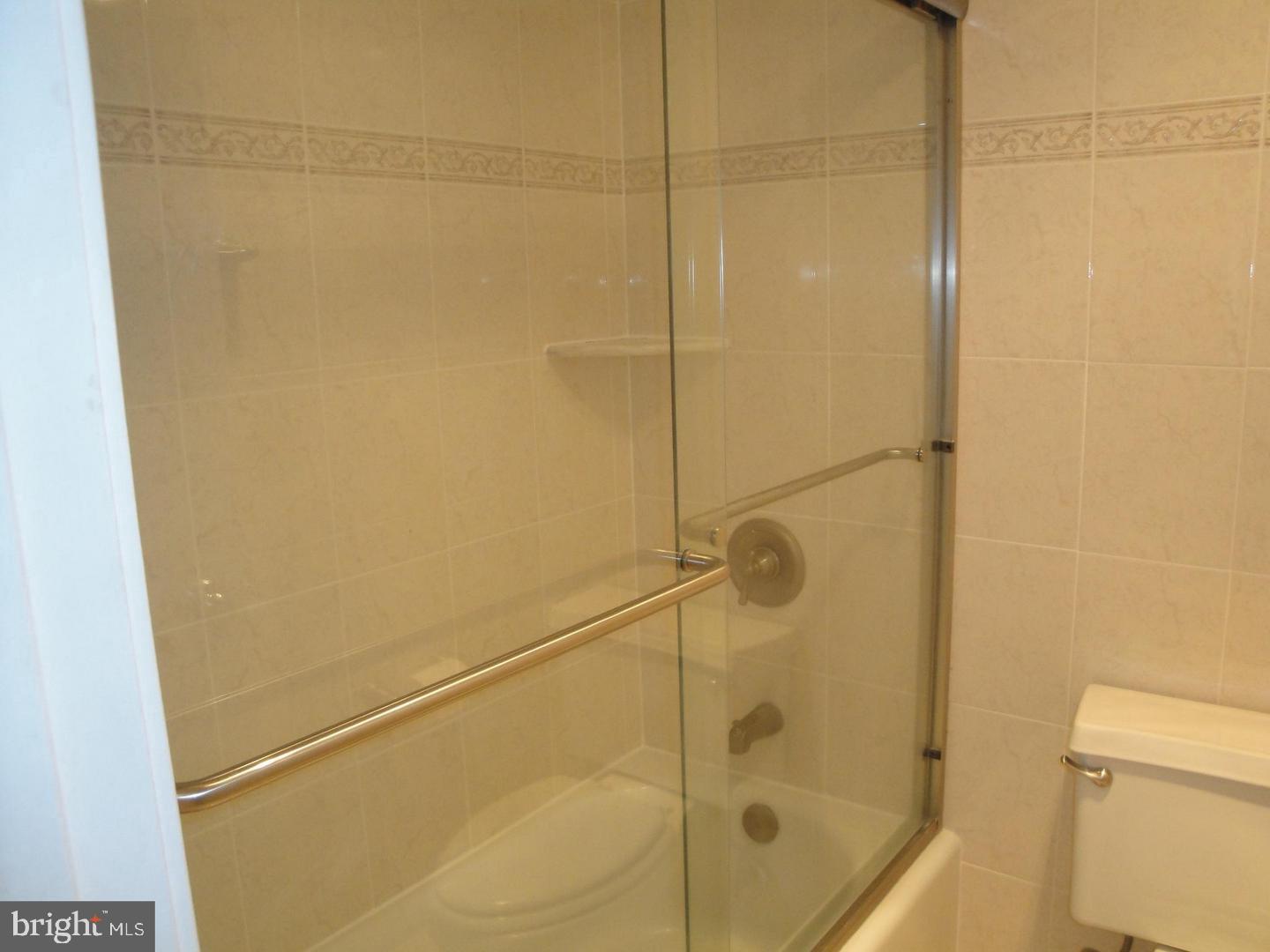 ROTONDA - Residential Lease