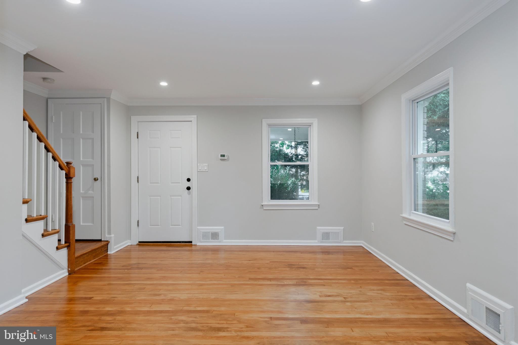5933 WILLIAMSBURG ROAD