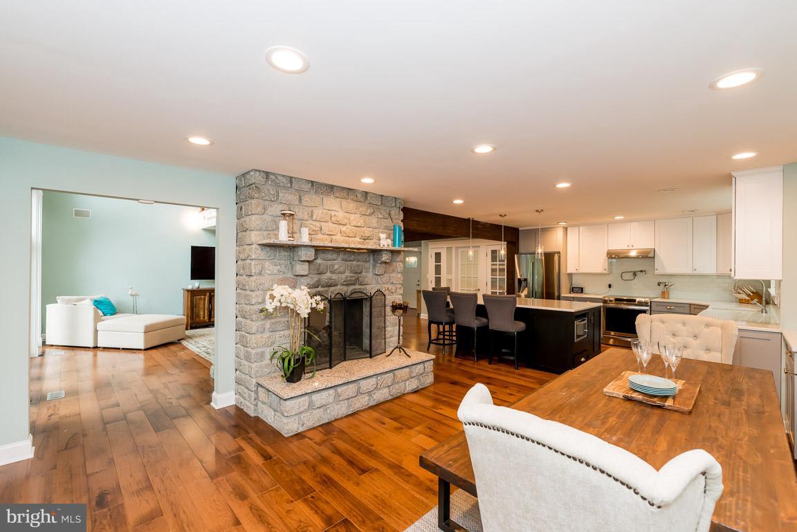 SMUGGLERS COVE - Residential