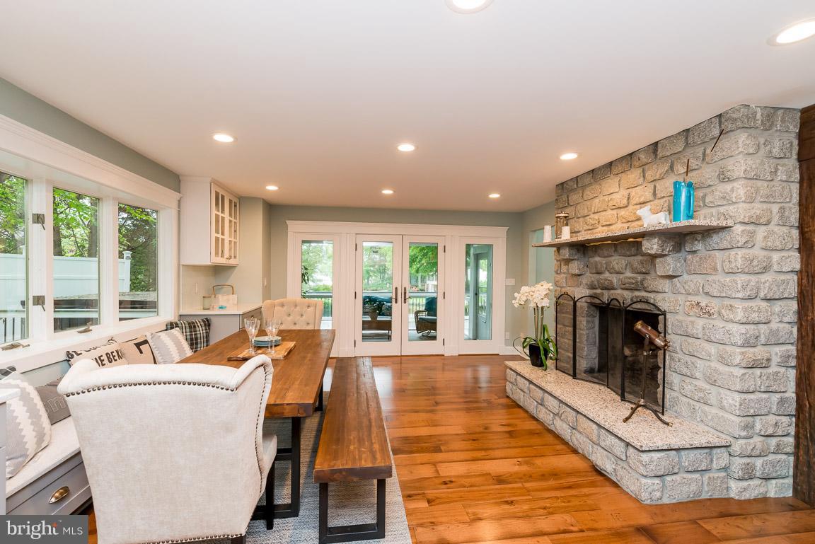 SMUGGLERS COVE - Residential