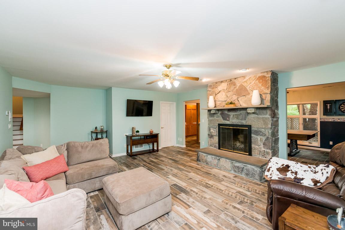 SMUGGLERS COVE - Residential