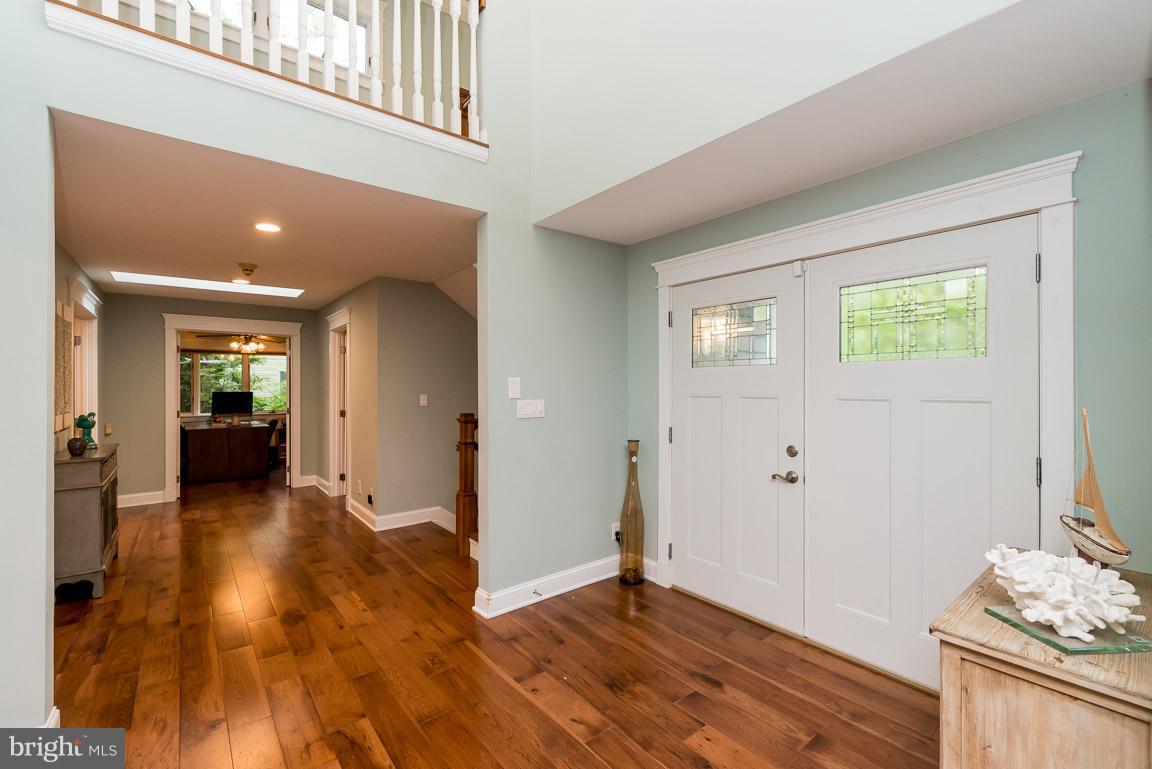 SMUGGLERS COVE - Residential