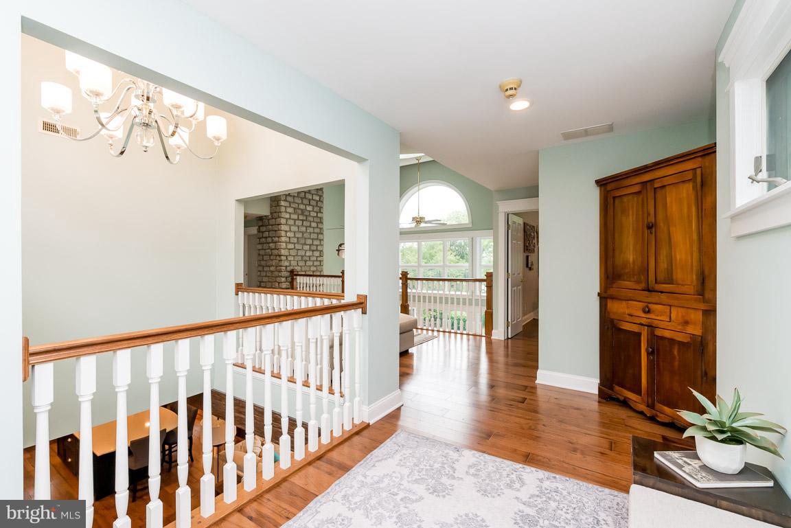 SMUGGLERS COVE - Residential