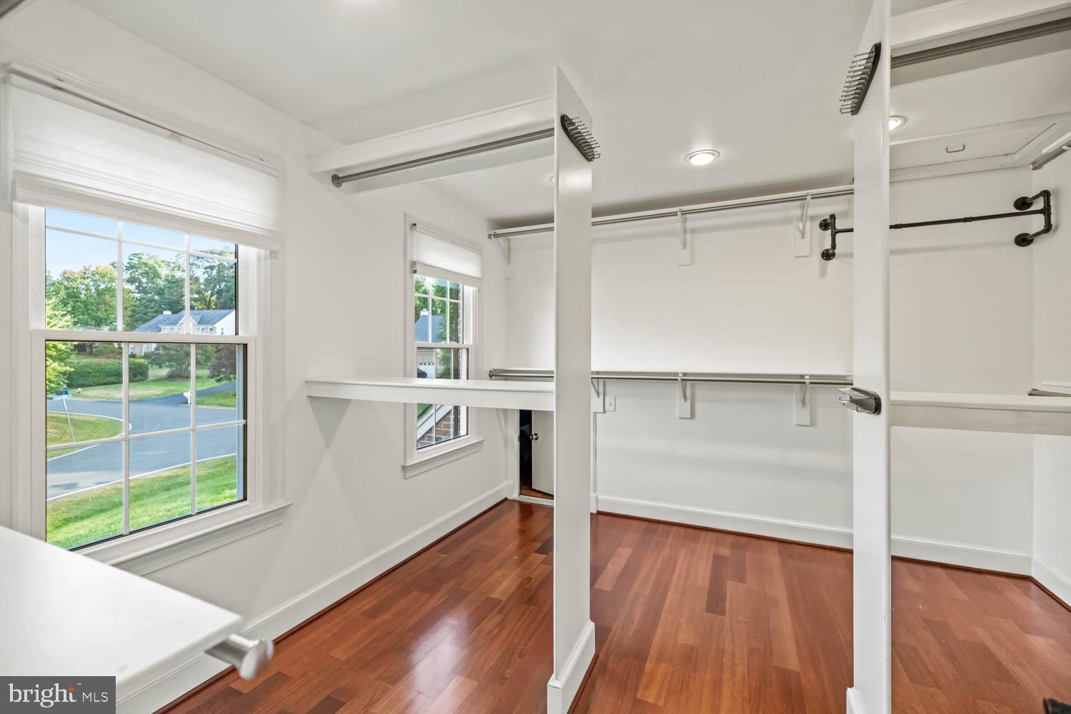 STONEY CREEK WOODS - Residential