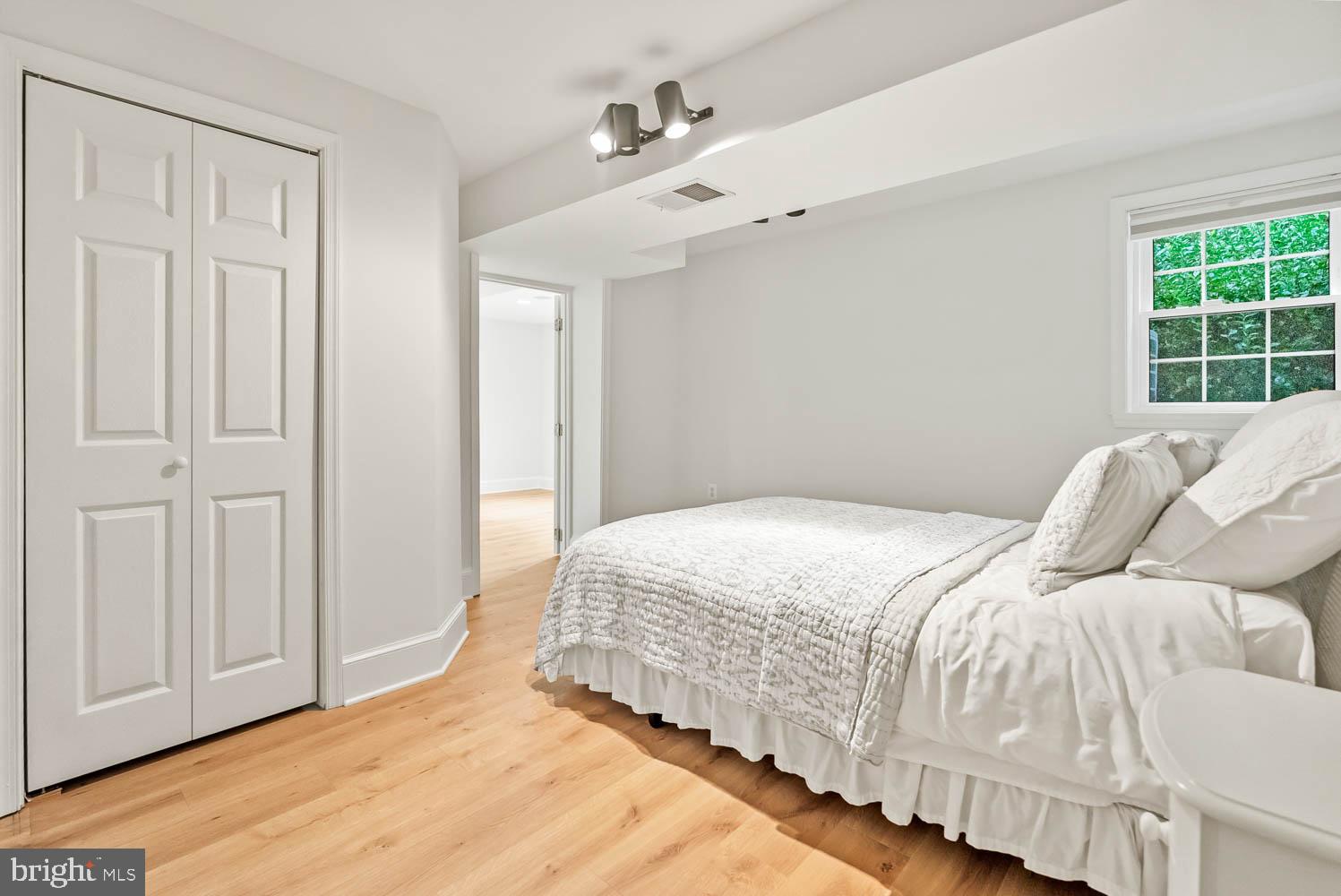 STONEY CREEK WOODS - Residential