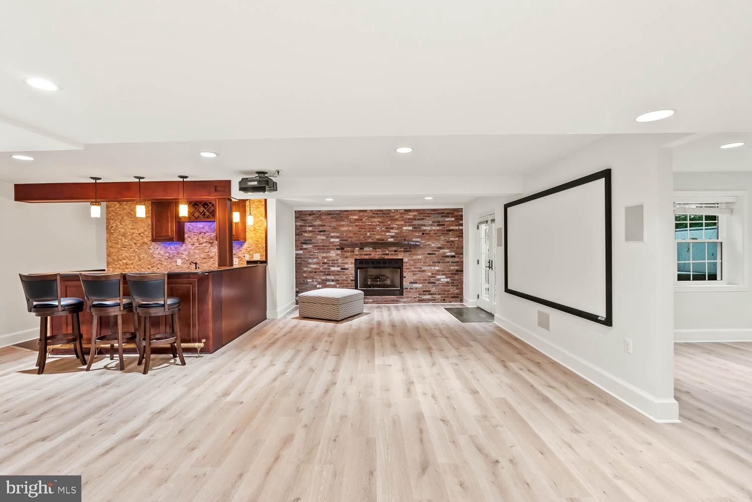 STONEY CREEK WOODS - Residential