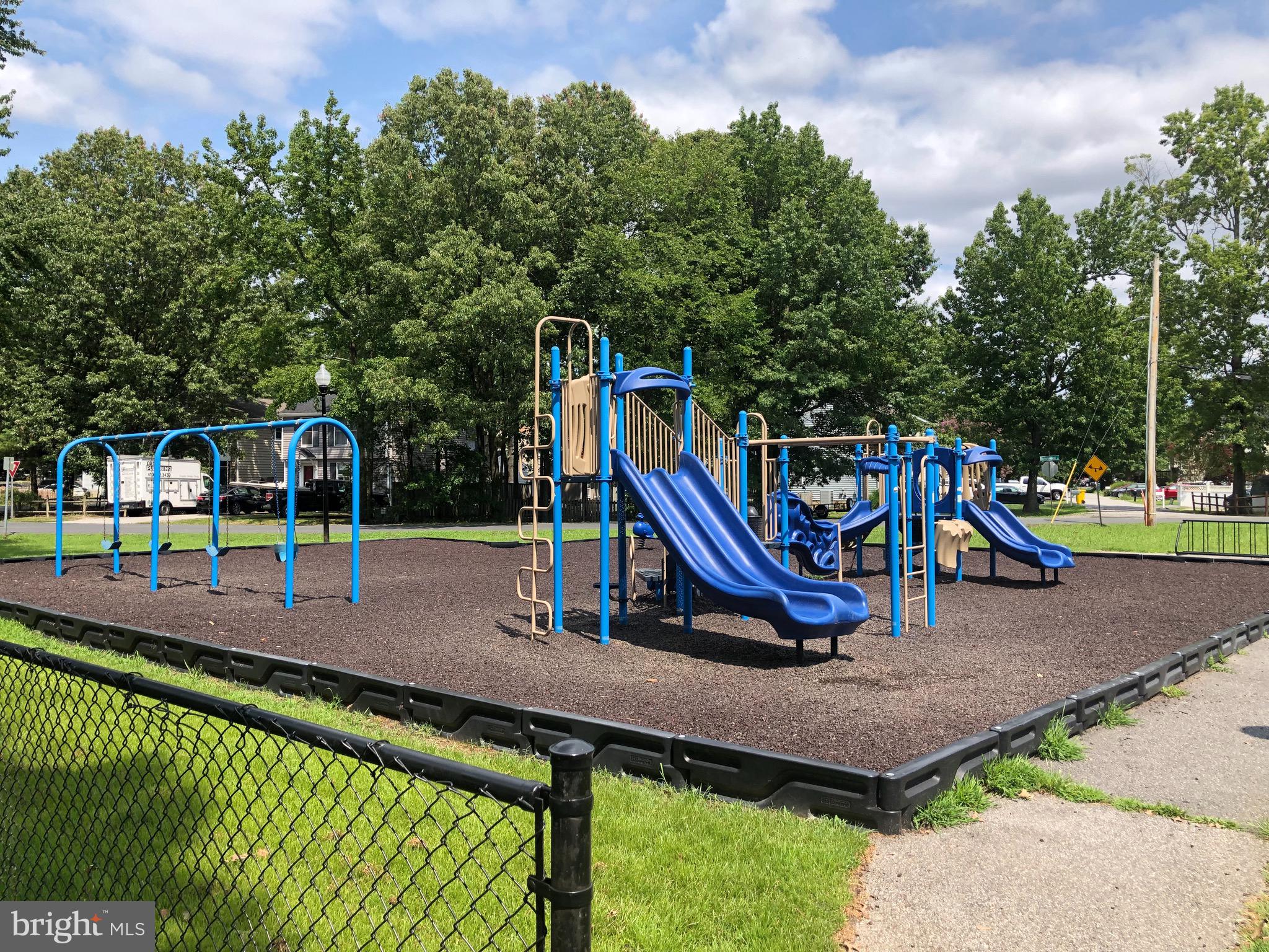 AVALON SHORES - Residential