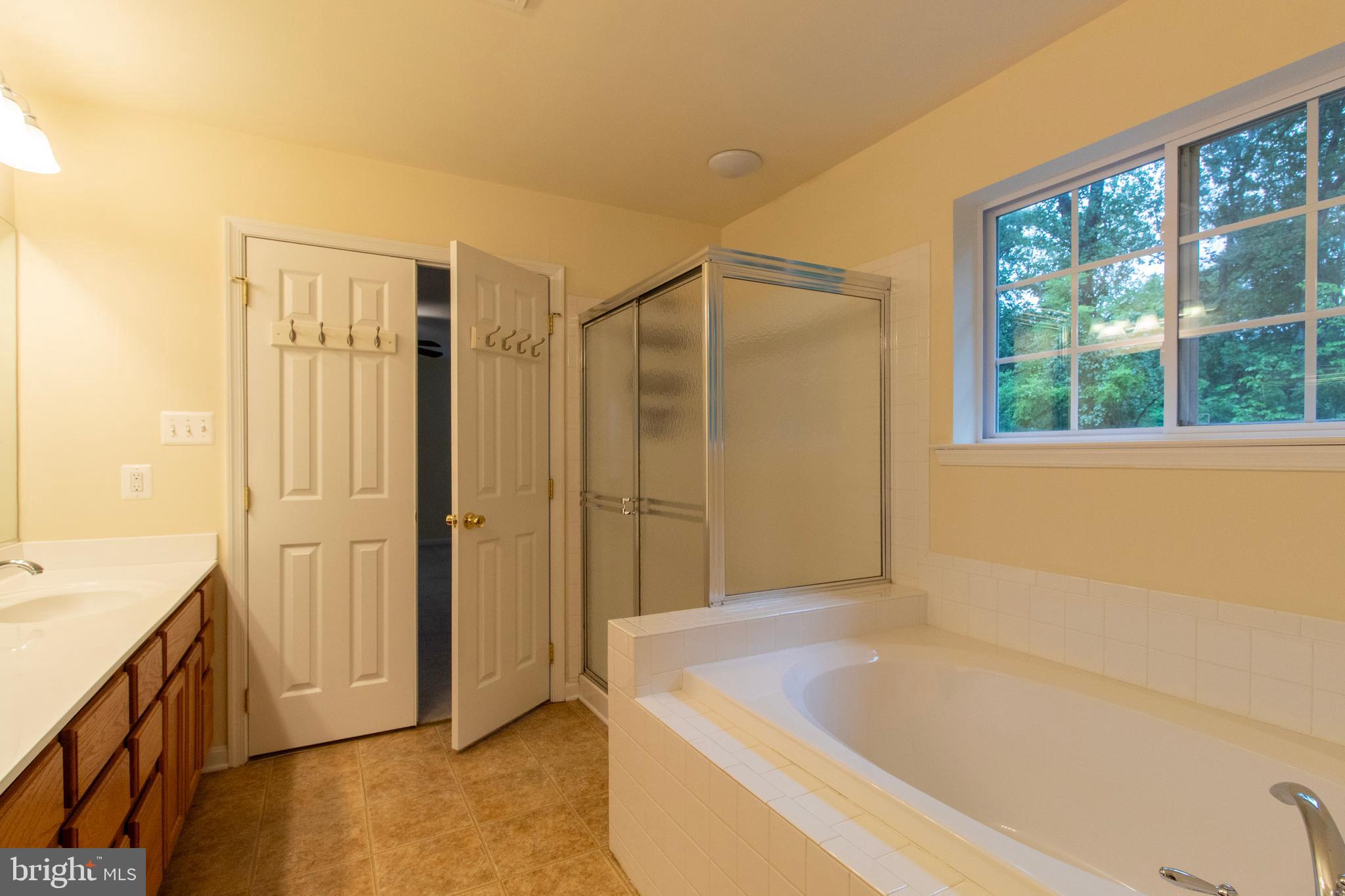 HOLLOW TREE FARM - Residential Lease