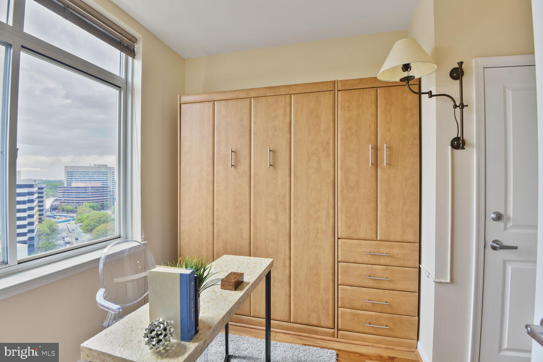 THE CRESCENT - Residential