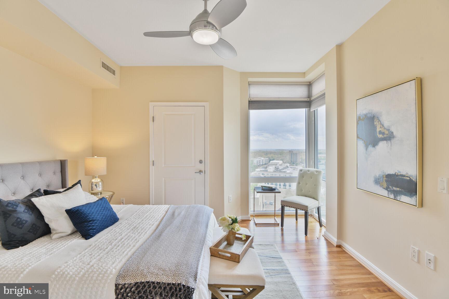 THE CRESCENT - Residential