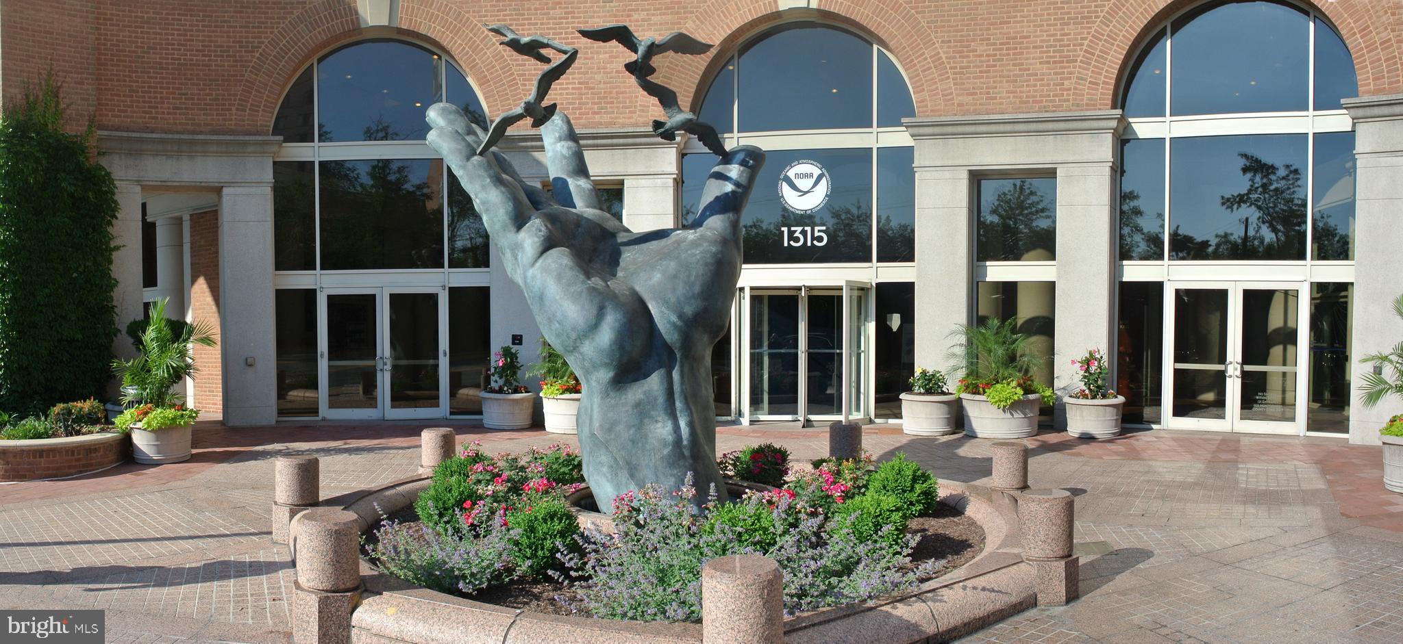 THE CRESCENT - Residential