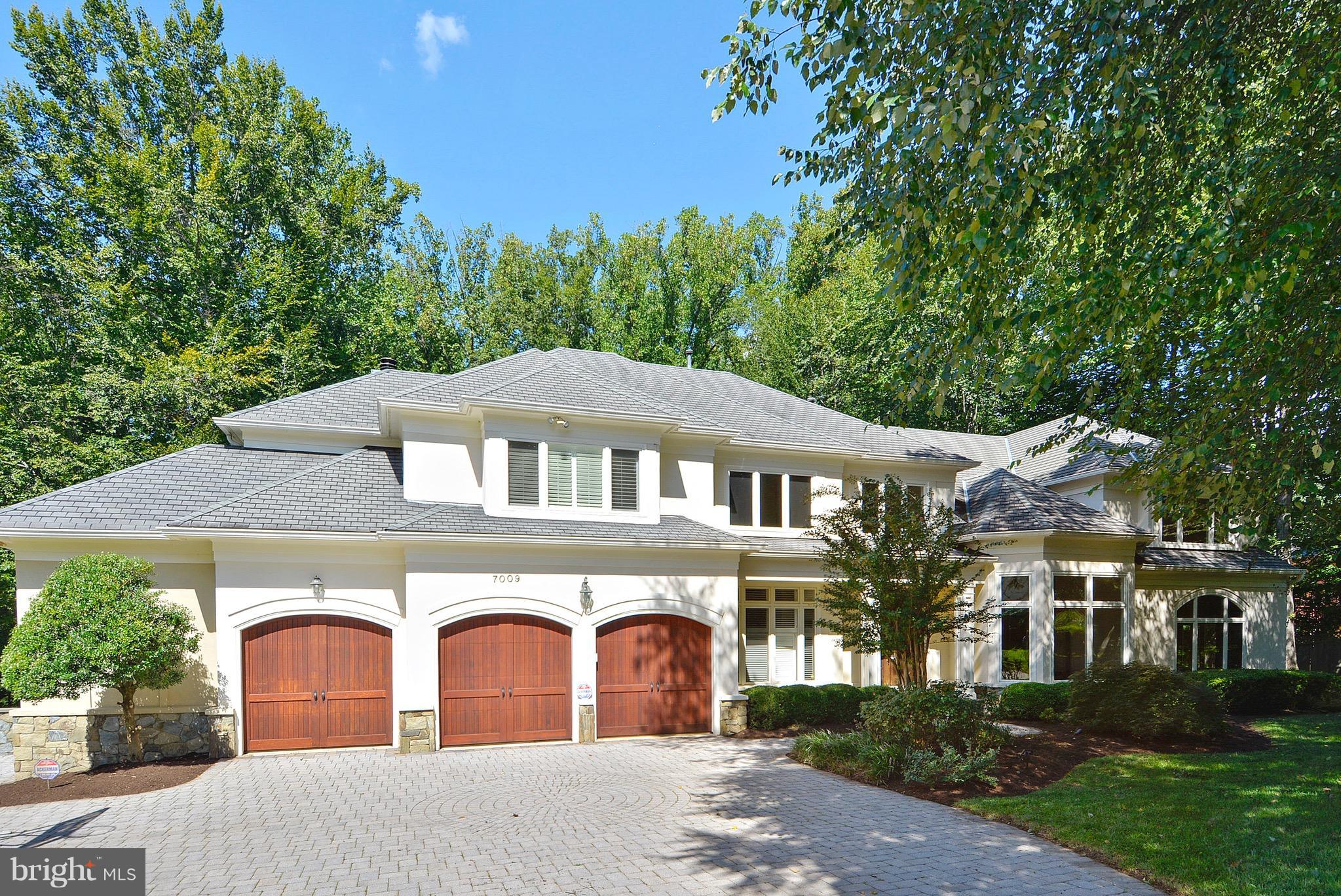 TAKE ANOTHER LOOK! NEWLY STAGED AND HUGE PRICE REDUCTION! ABSOLUTELY SPECTACULAR FULLY RENOVATED AND CUSTOMIZED WITH AN INCREDIBLE ADDITION BY ACCLAIMED BUILDER, JEFF ROBINS. EXTRAORDINARY FAMILY ROOM/LIBRARY WITH CUSTOM MILLED CHERRY WALLS/CABINETRY AND BEAMED CEILING. STUNNING GOURMET KITCHEN AND FANTASTIC MASTER BEDROOM SUITE. 3 CAR GARAGE. ON PRIVATE CUL DE SAC.