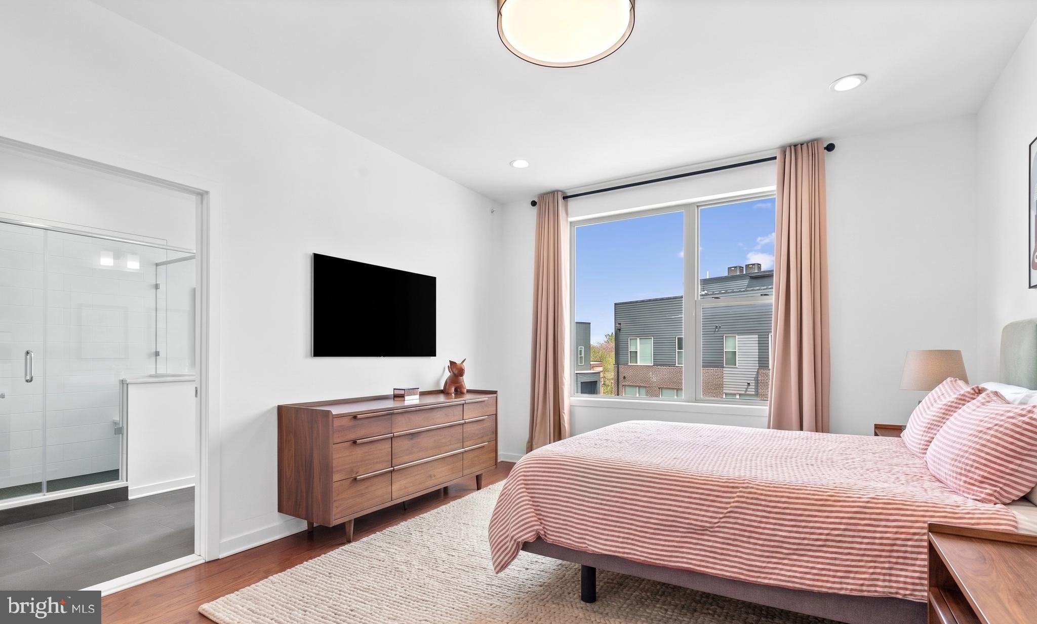 NORTHBANK - Residential
