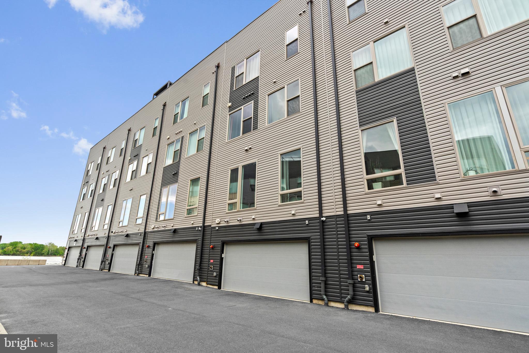 NORTHBANK - Residential